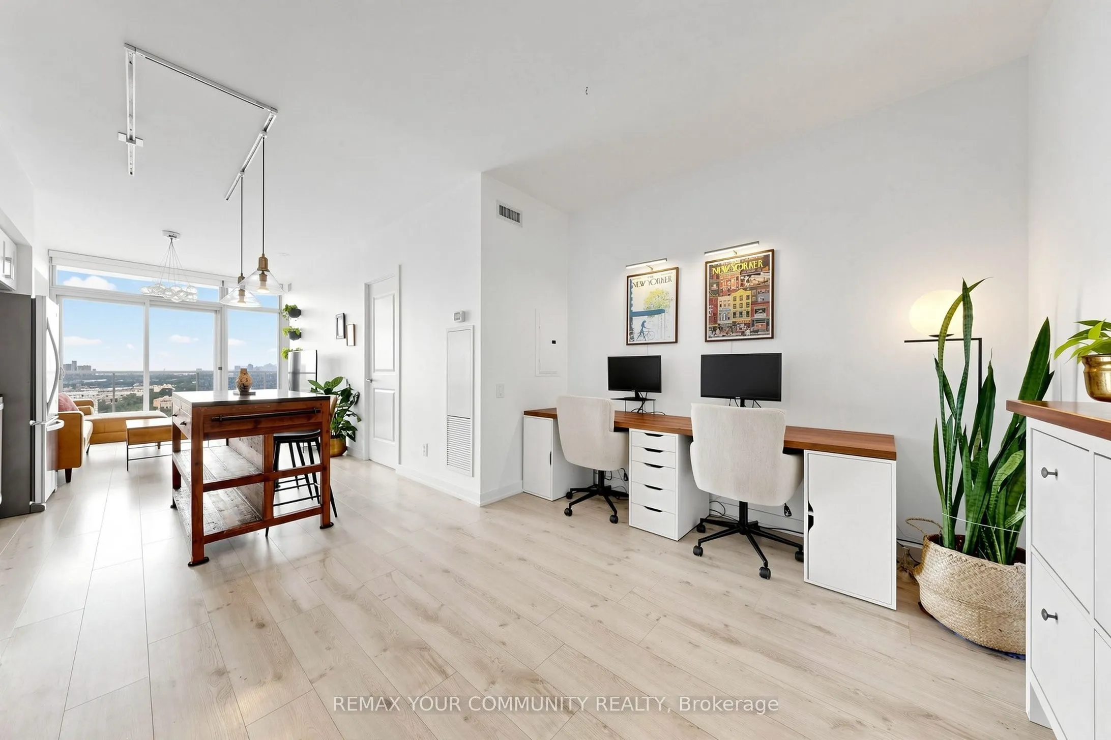 105 The Queensway Avenue #2304