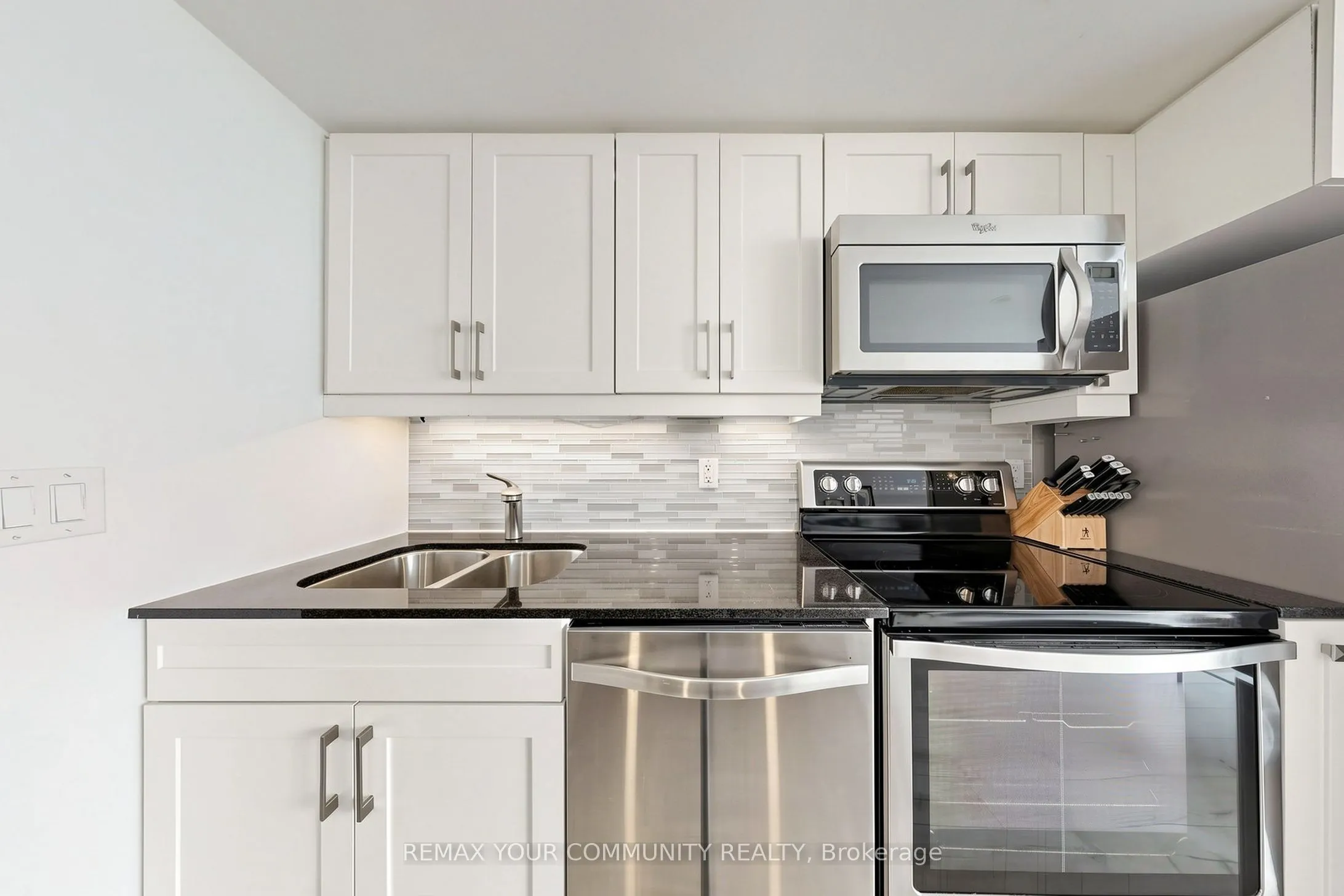 105 The Queensway Avenue #2304