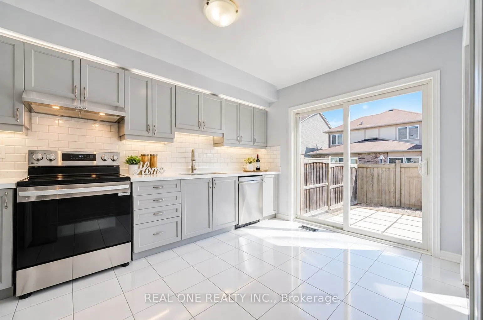 266 Woodley Crescent