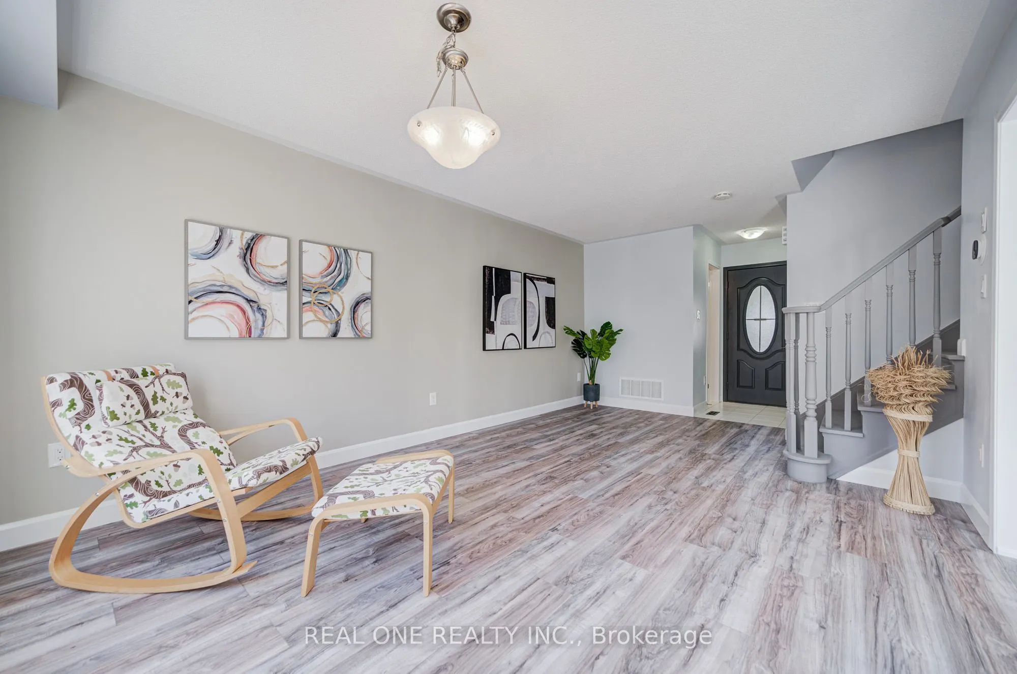 266 Woodley Crescent