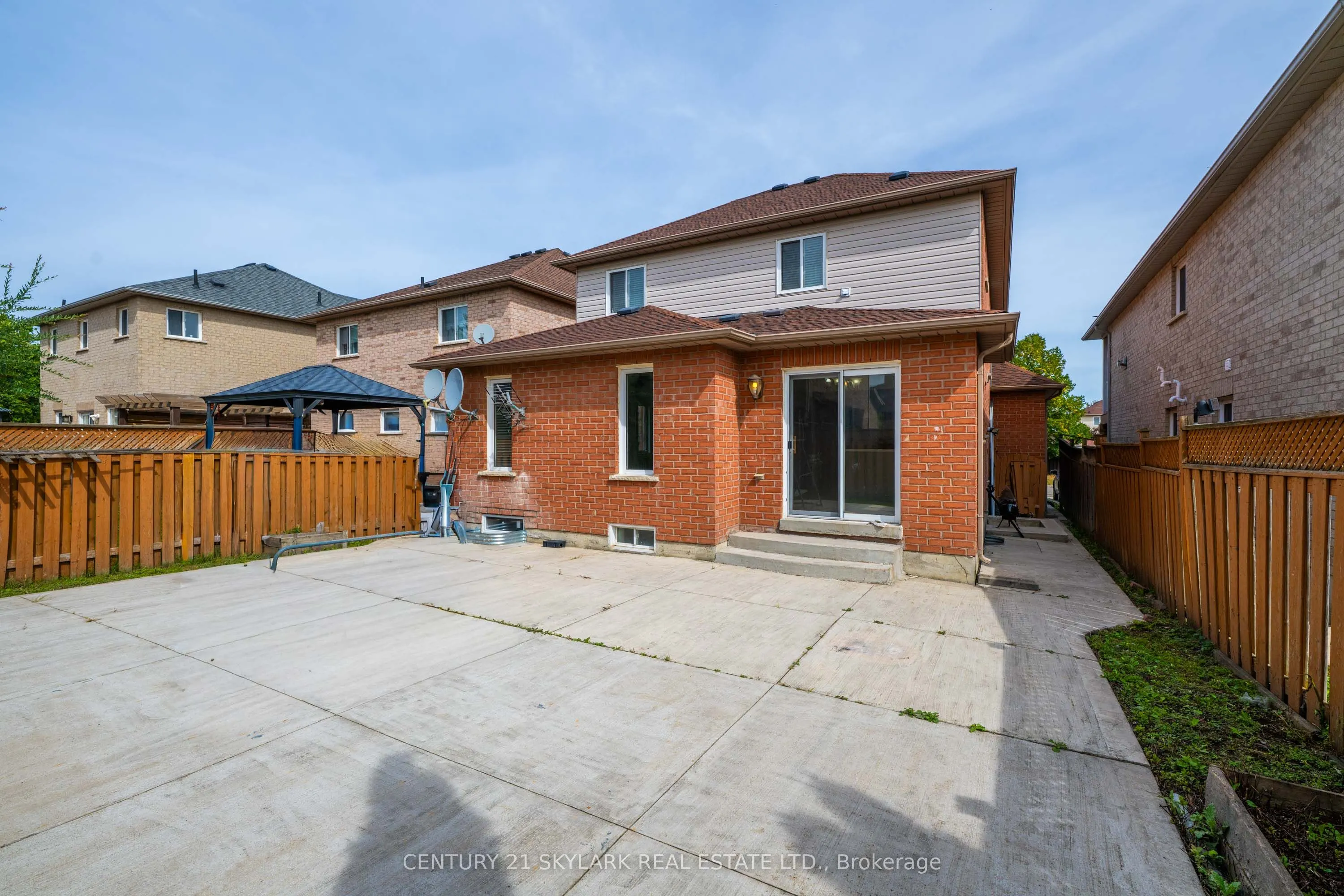 44 Fallstar Crescent