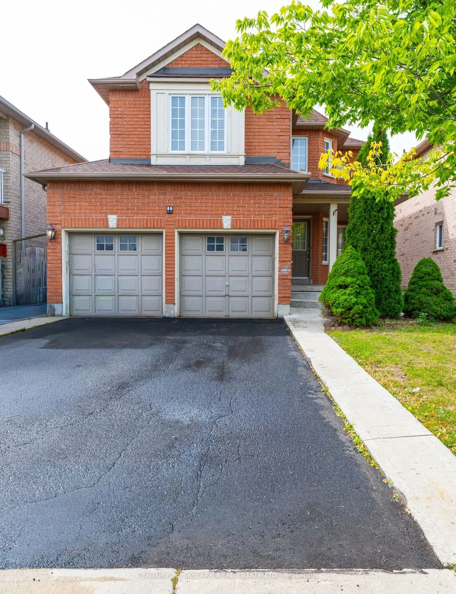 44 Fallstar Crescent