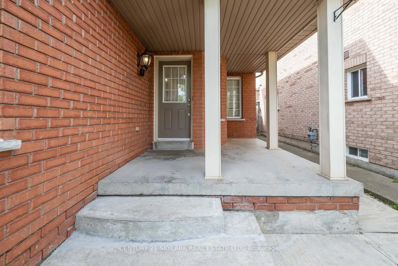 44 Fallstar Crescent
