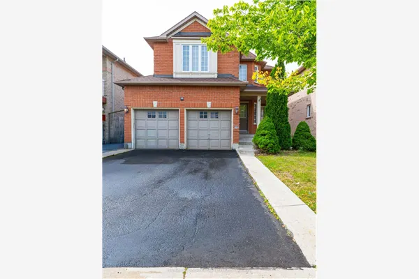 44 Fallstar Crescent