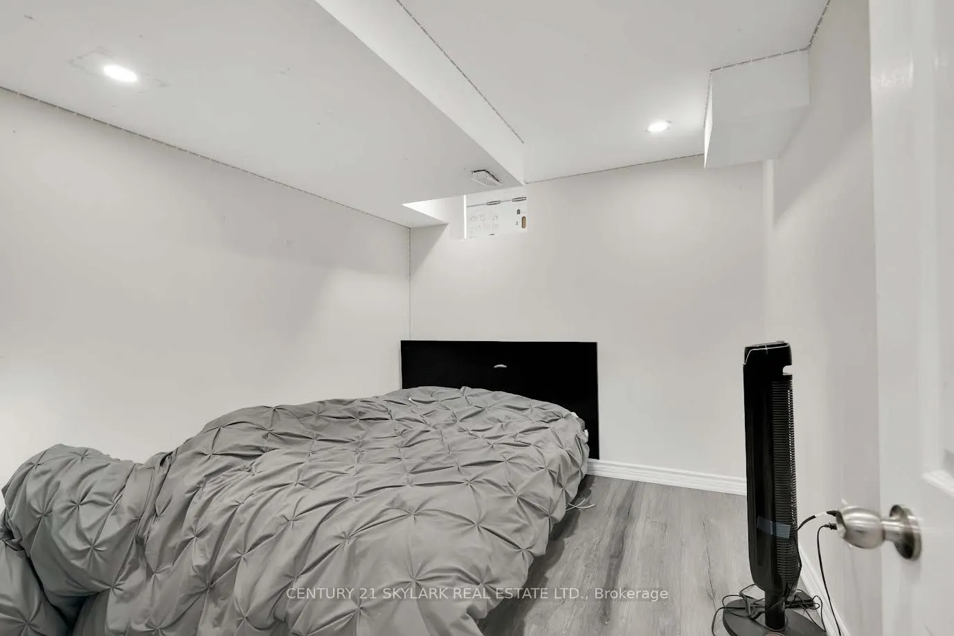 44 Fallstar Crescent