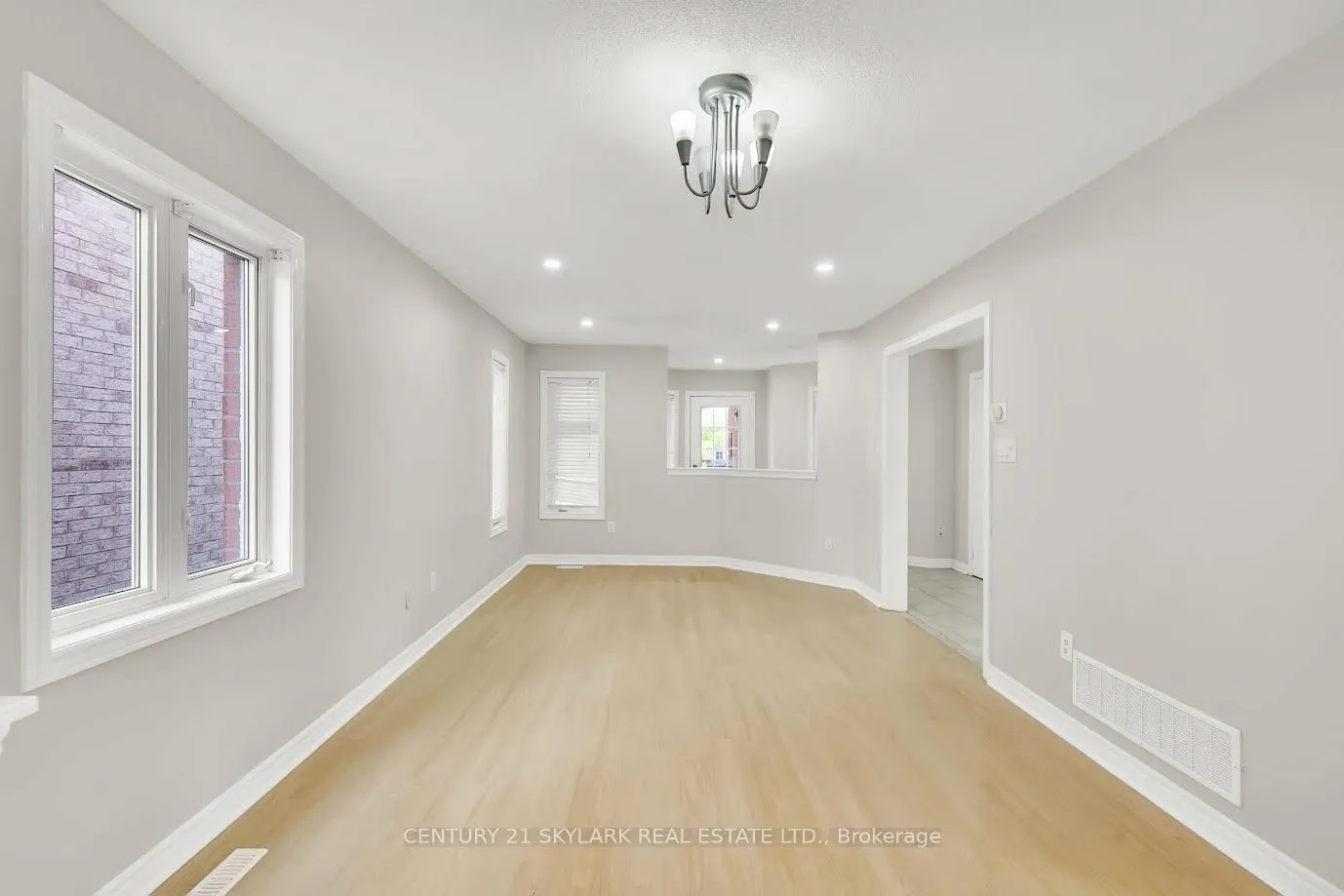 44 Fallstar Crescent