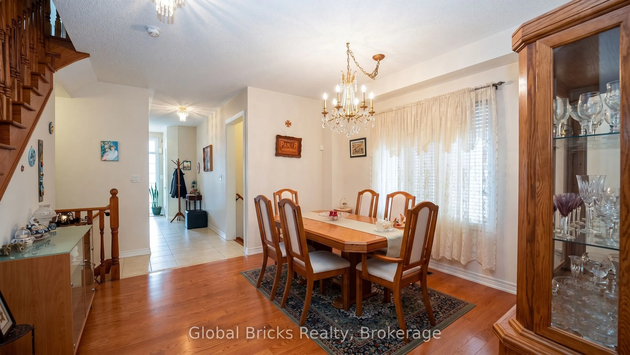 3428 Stoney Crescent