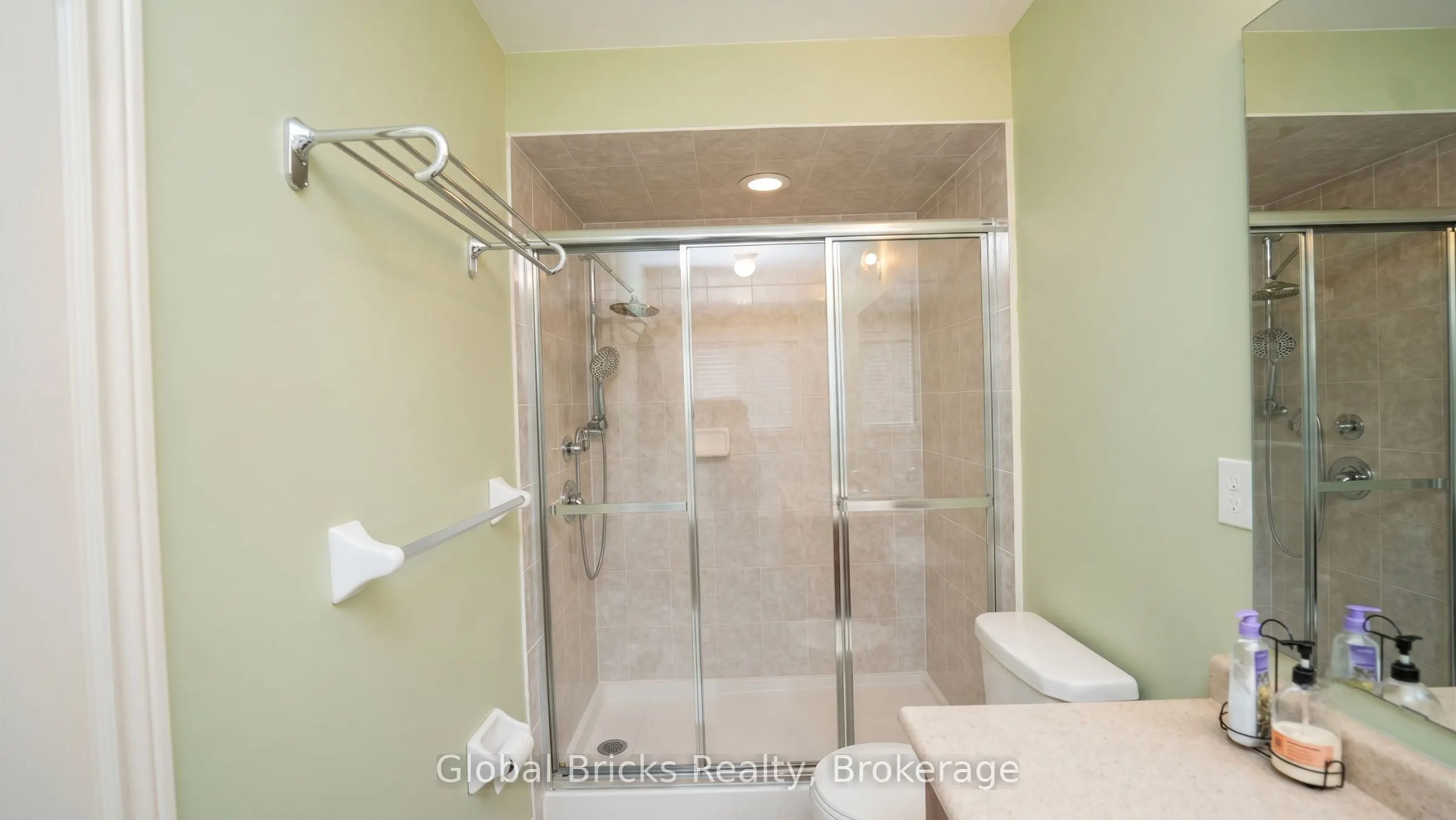 3428 Stoney Crescent