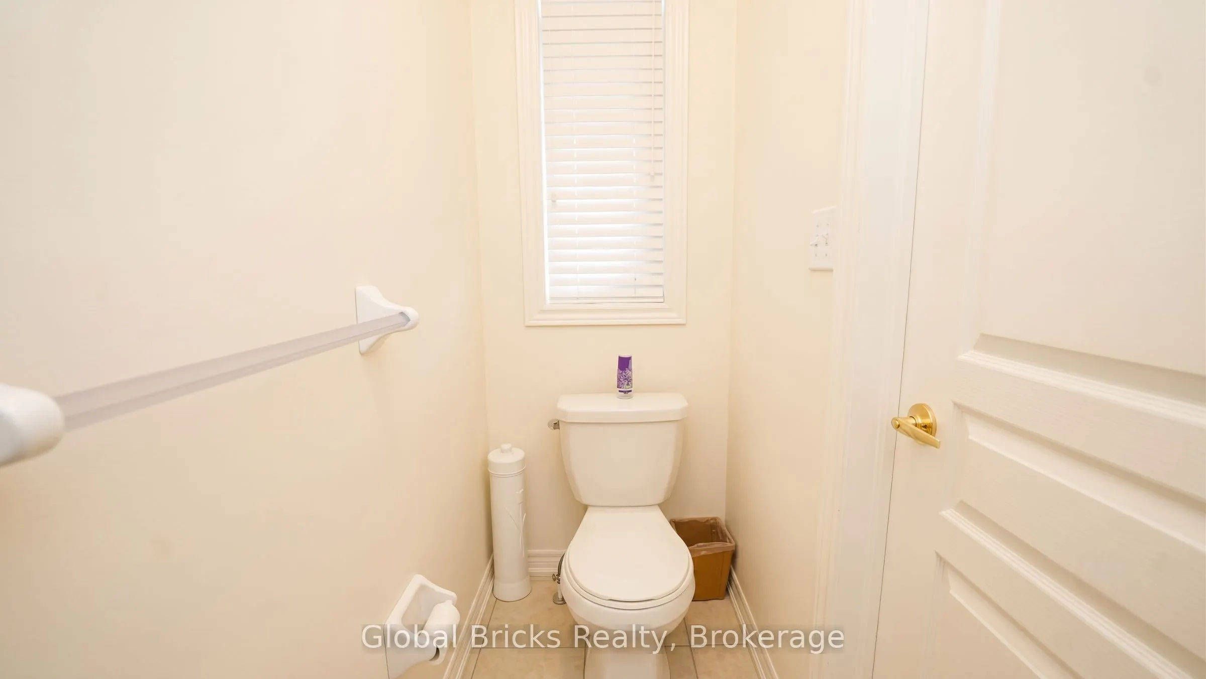 3428 Stoney Crescent