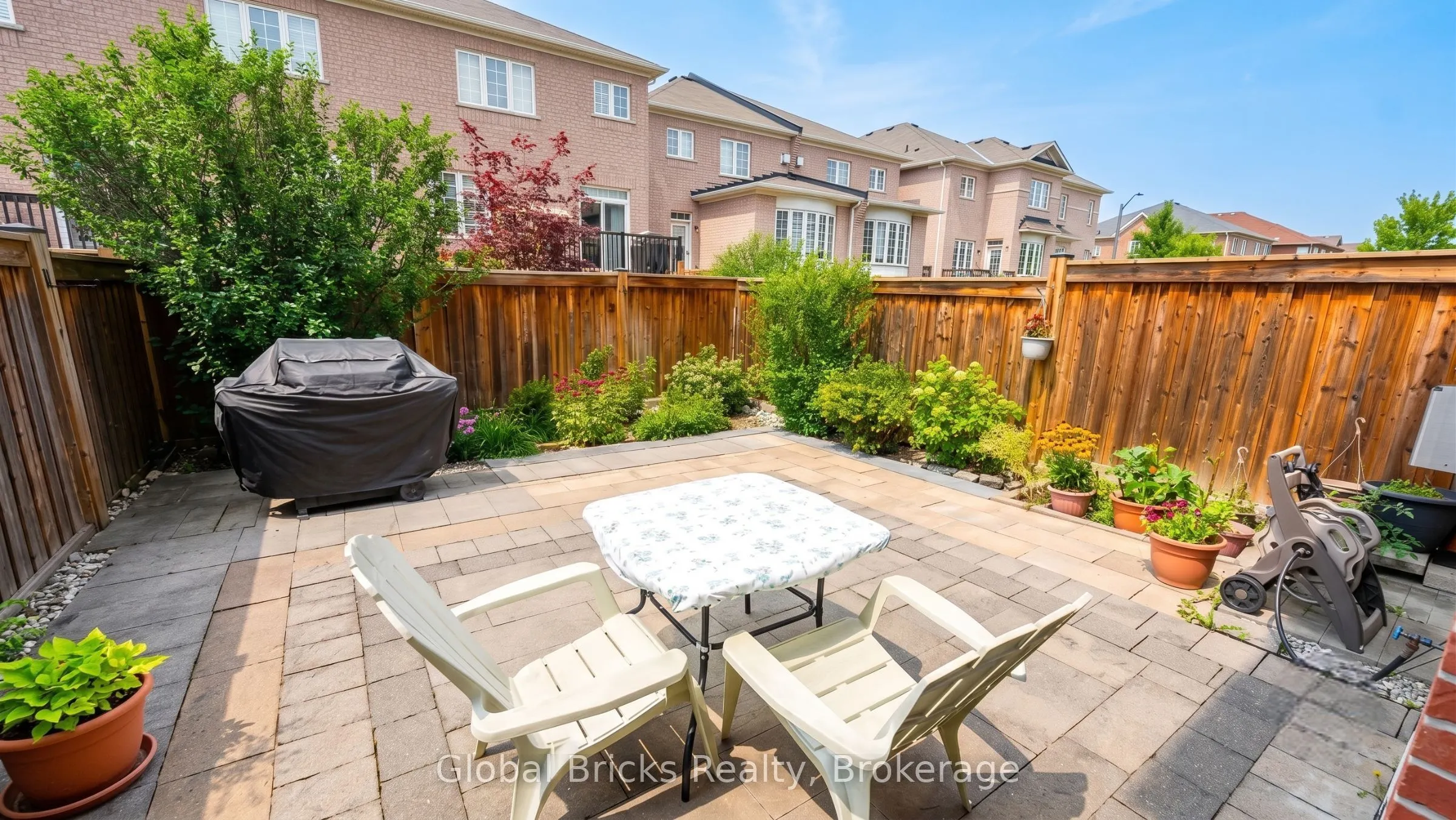 3428 Stoney Crescent