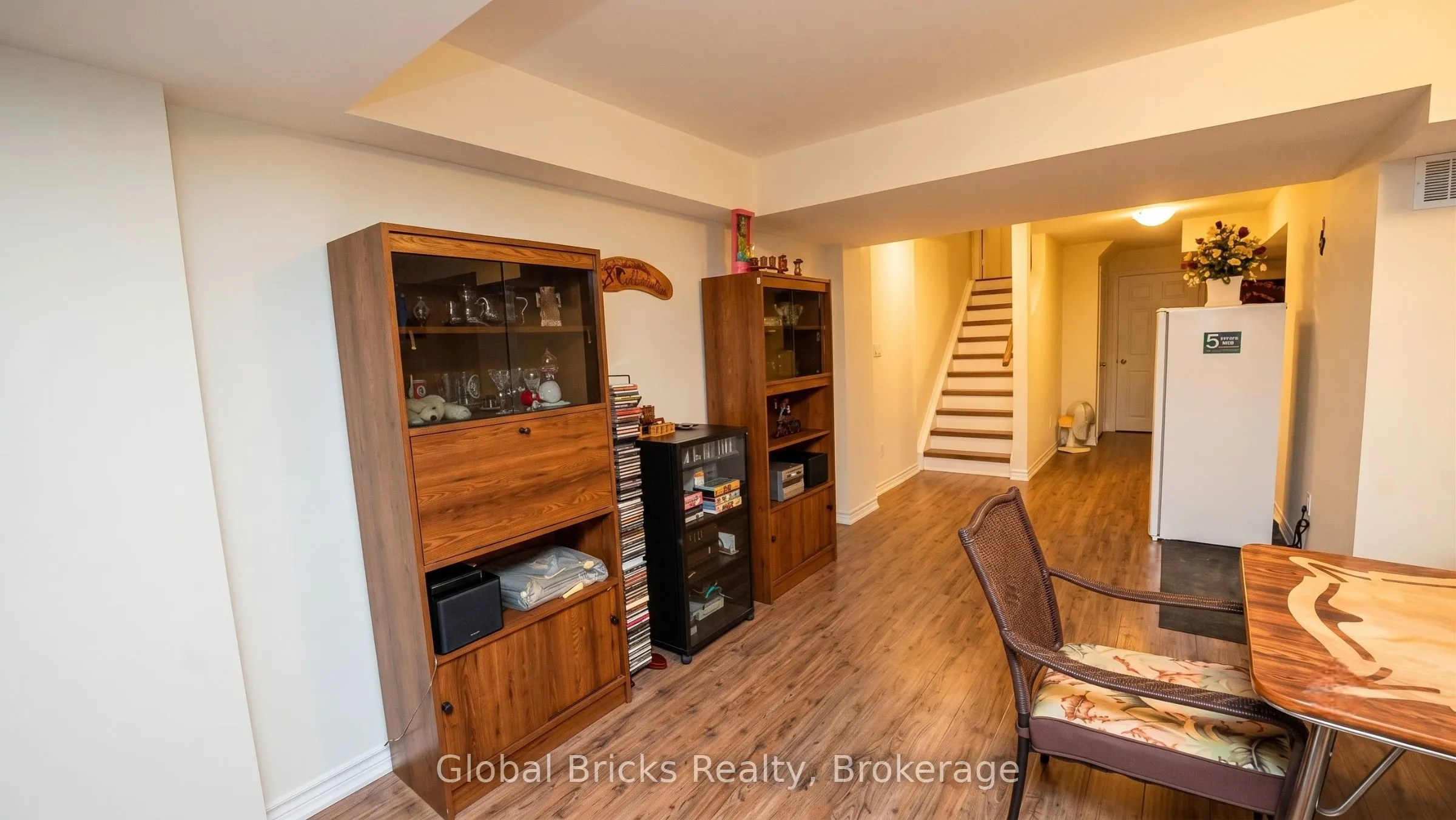3428 Stoney Crescent
