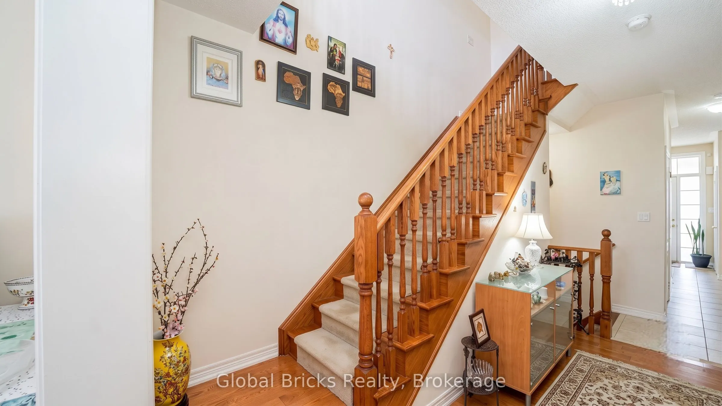 3428 Stoney Crescent