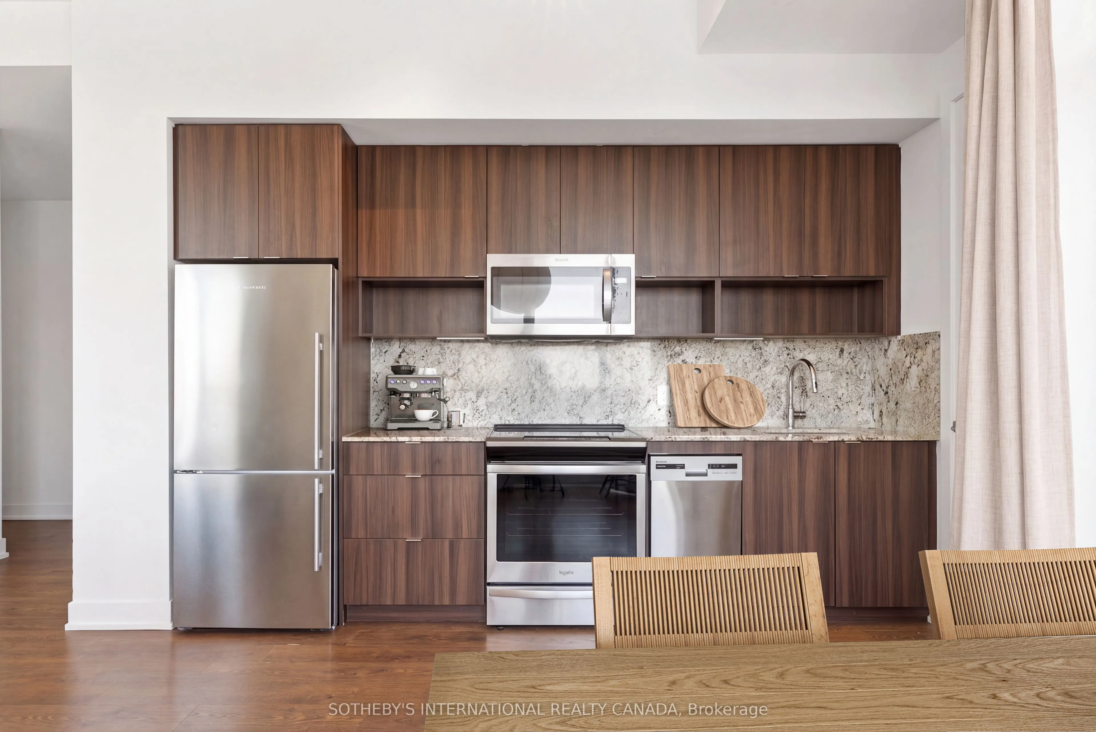 9 Mabelle Avenue #PH 22