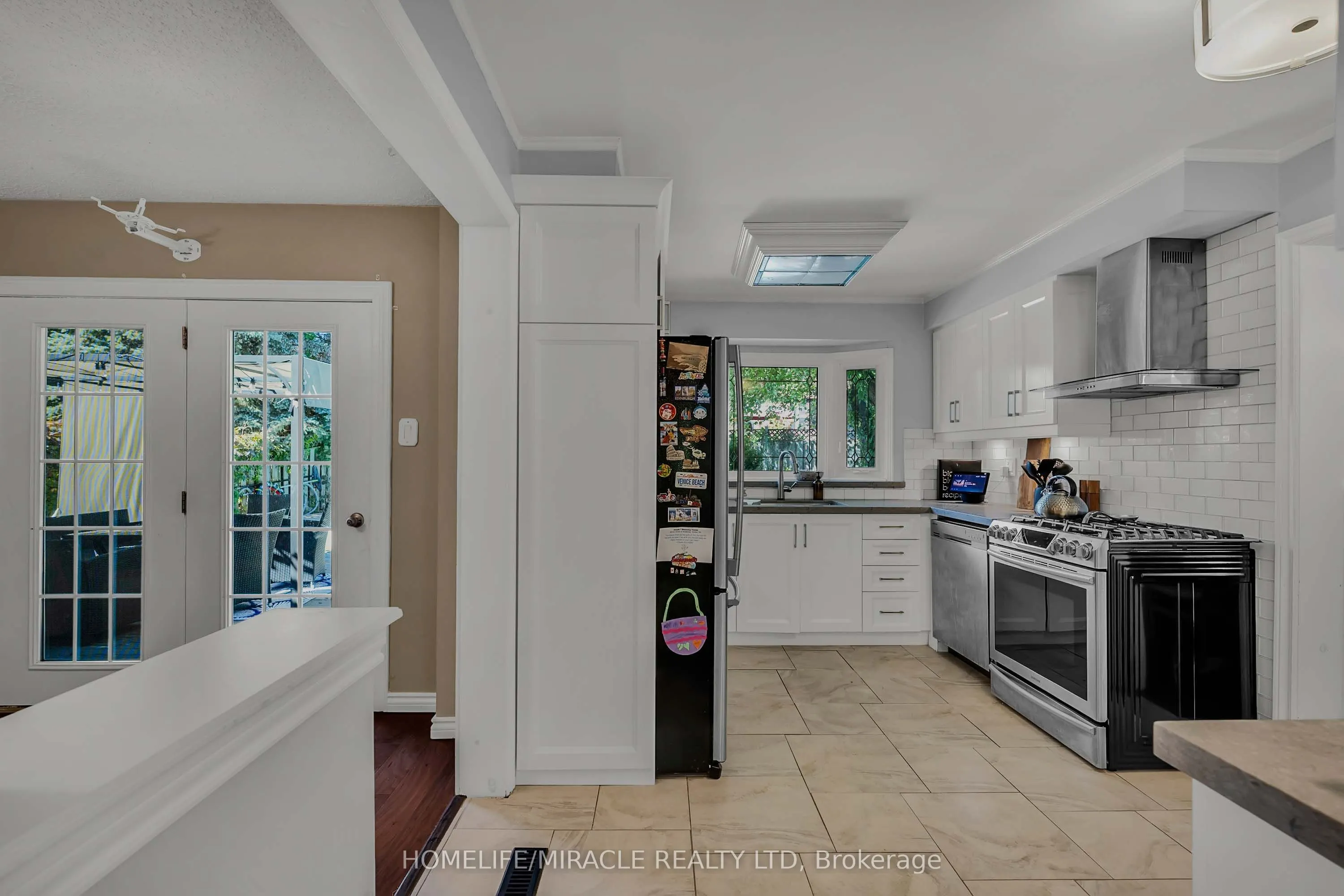 9 Iris Crescent