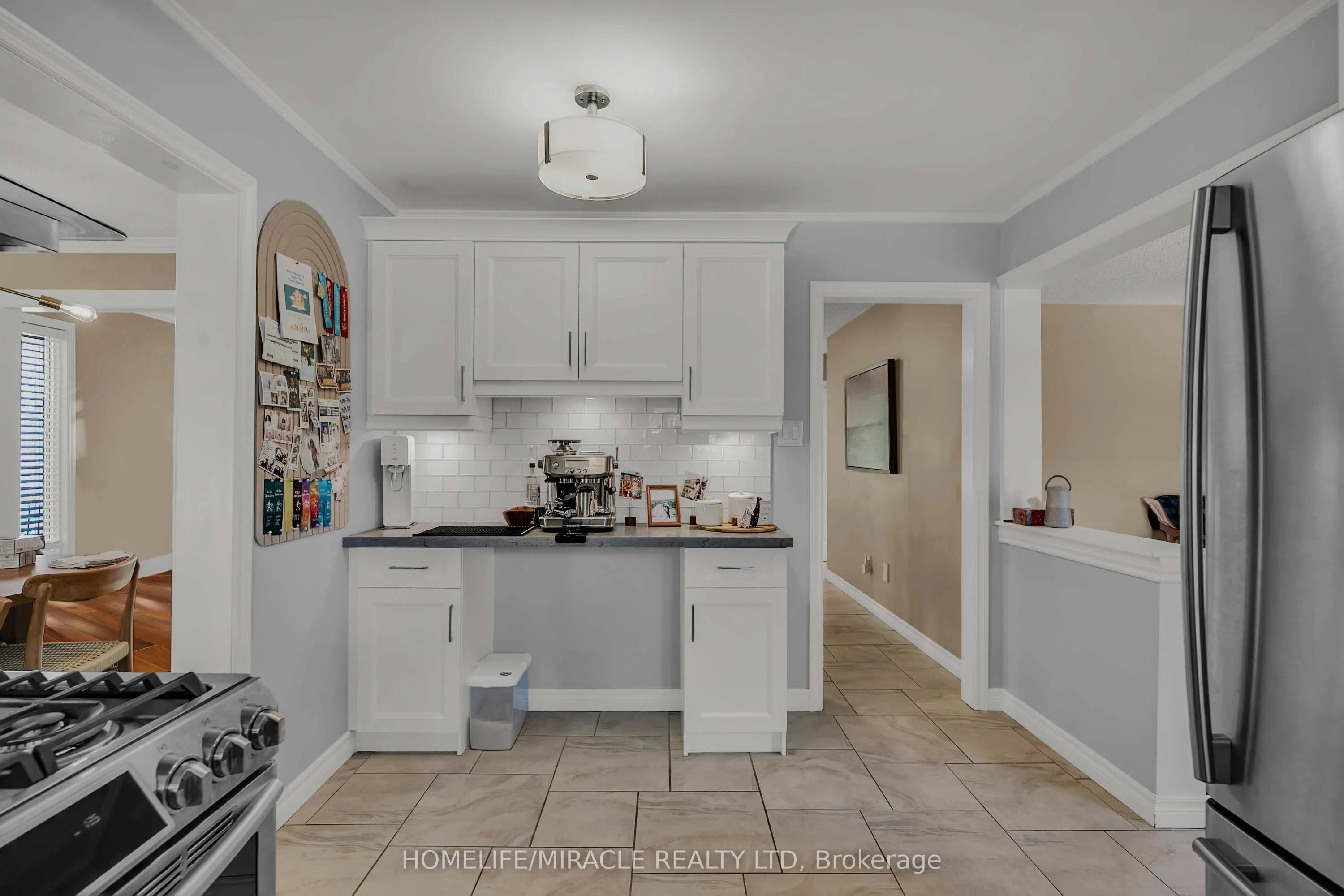 9 Iris Crescent