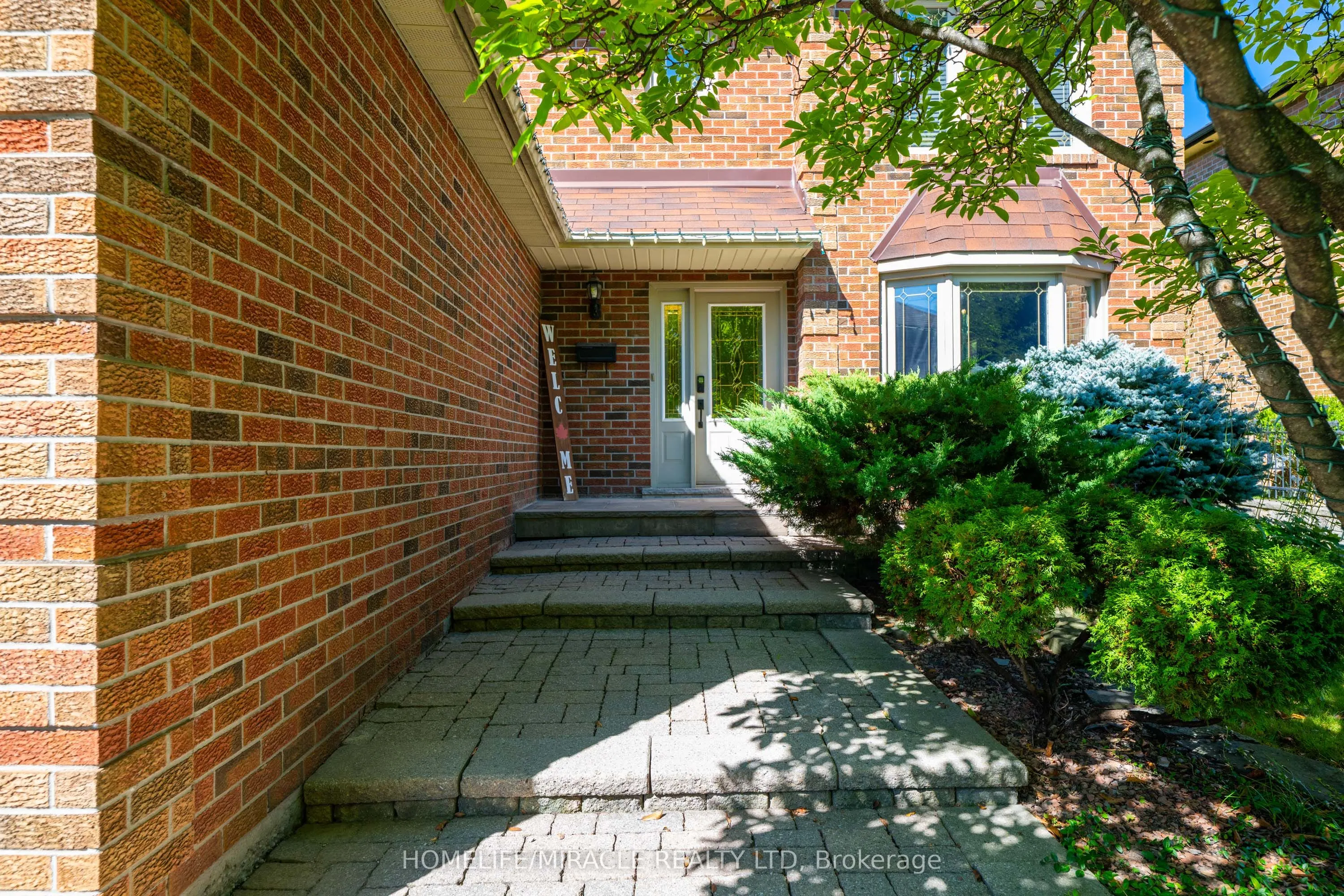 9 Iris Crescent