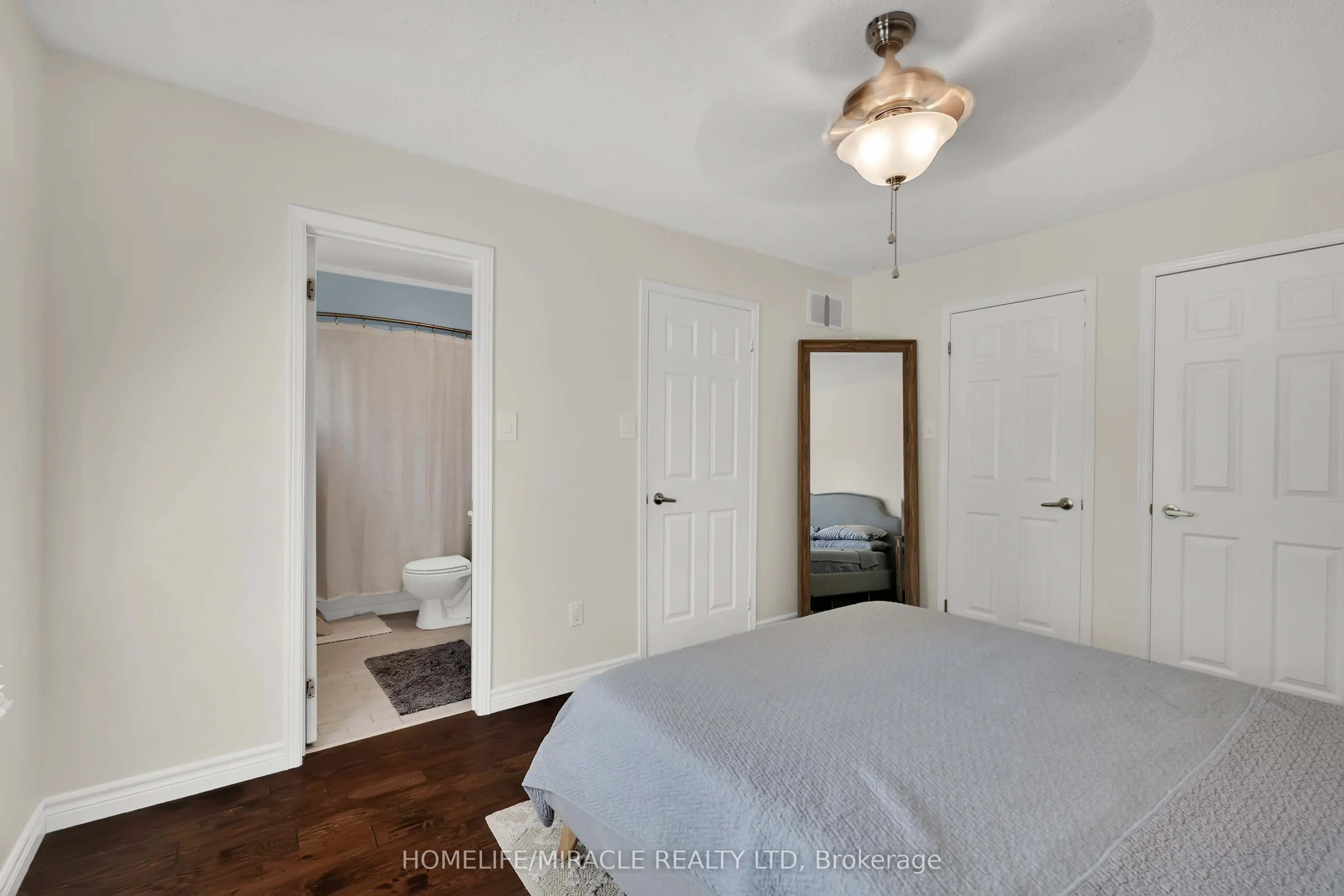 9 Iris Crescent