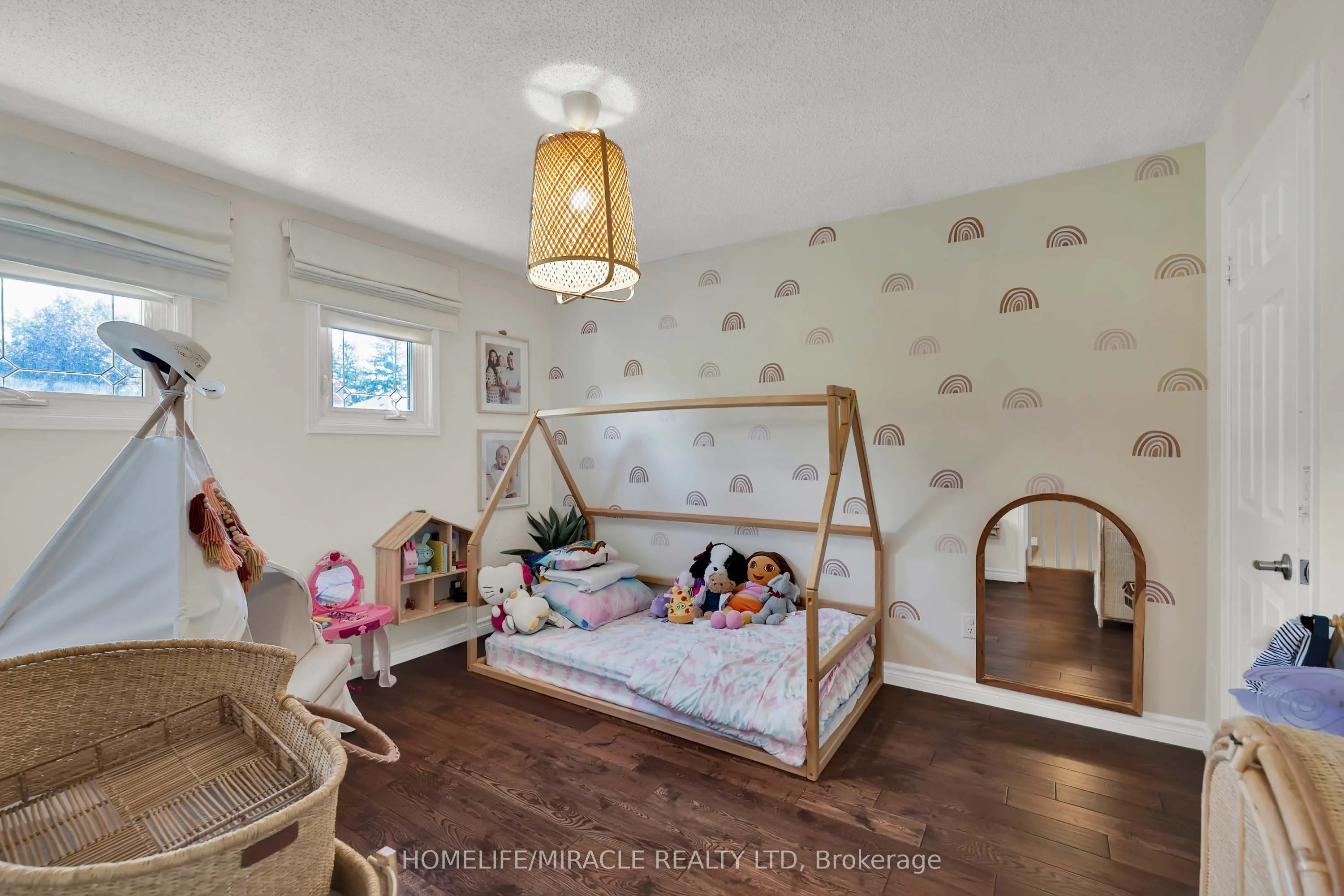 9 Iris Crescent