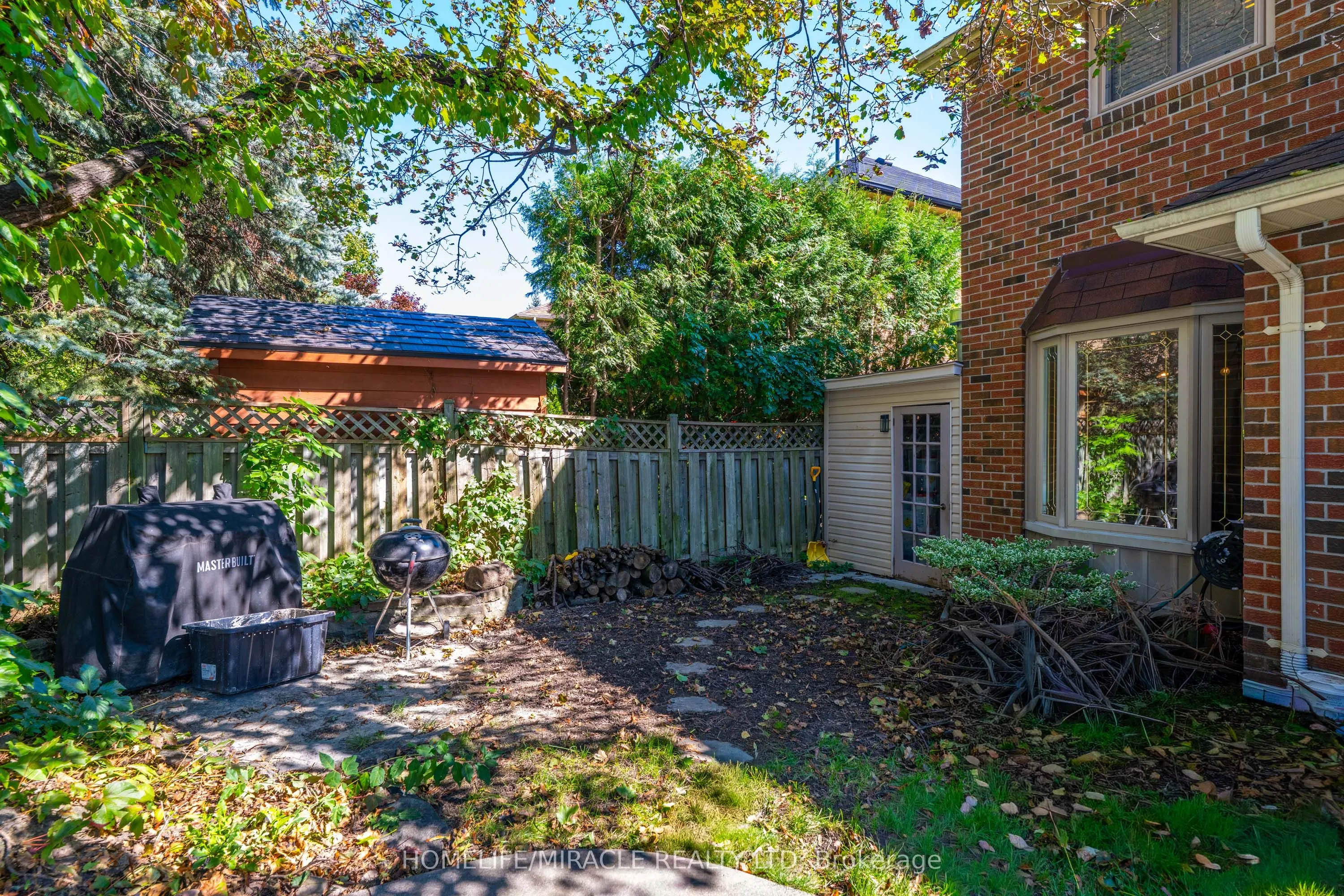 9 Iris Crescent