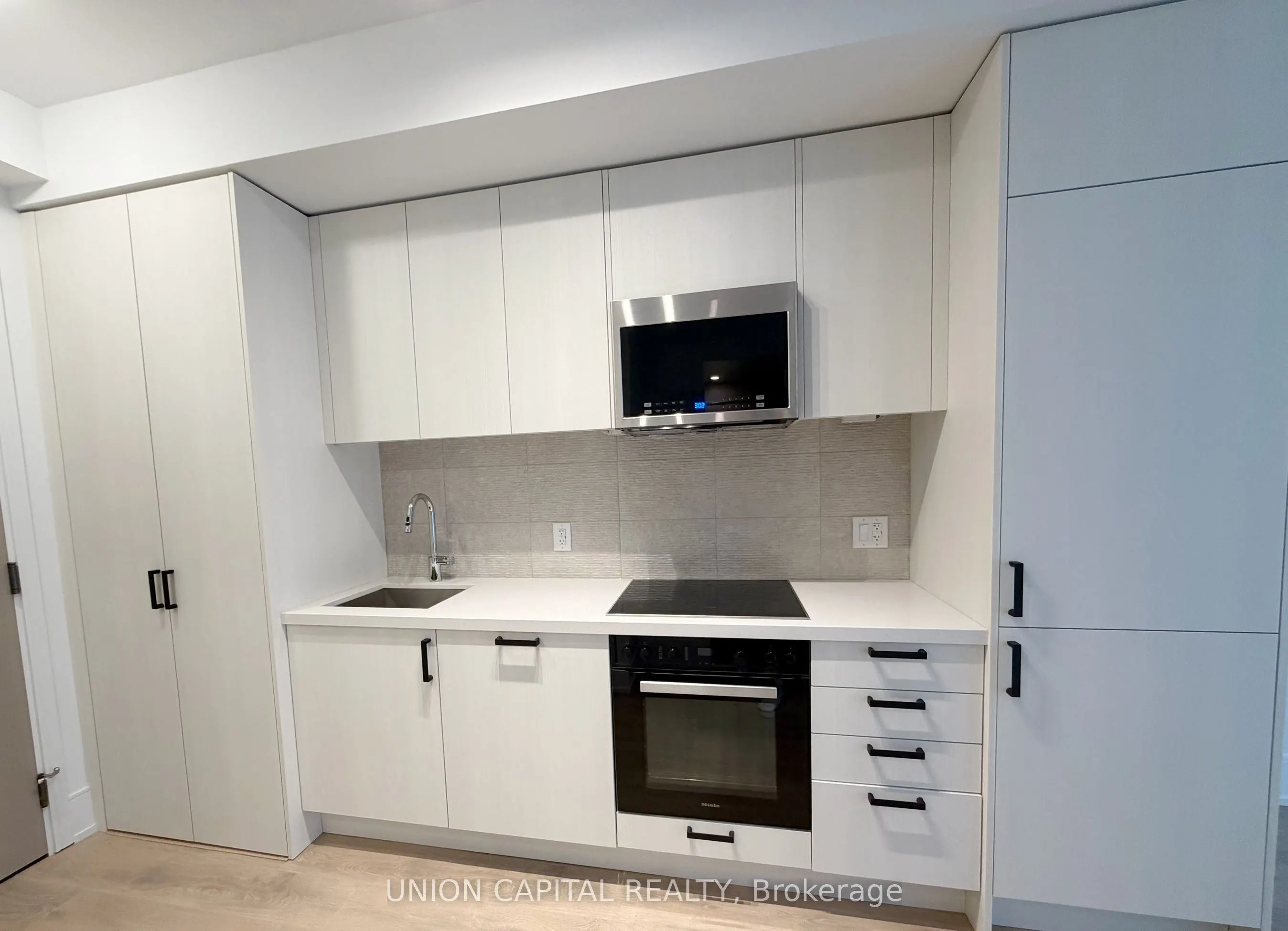 2450 Bloor Street #305