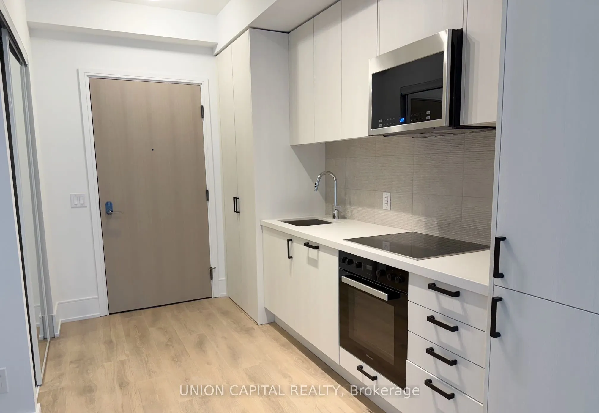 2450 Bloor Street #305