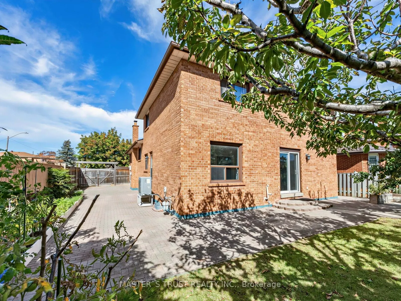 858 Wetherby Lane