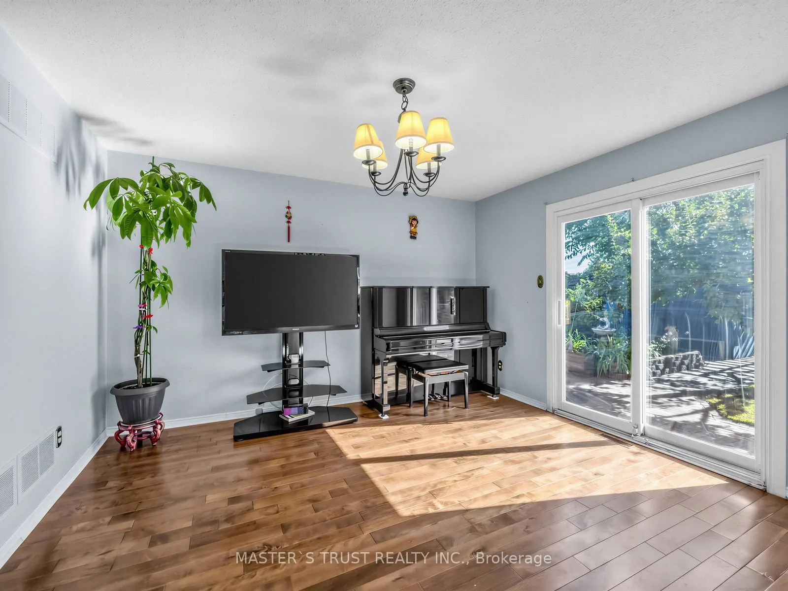 858 Wetherby Lane