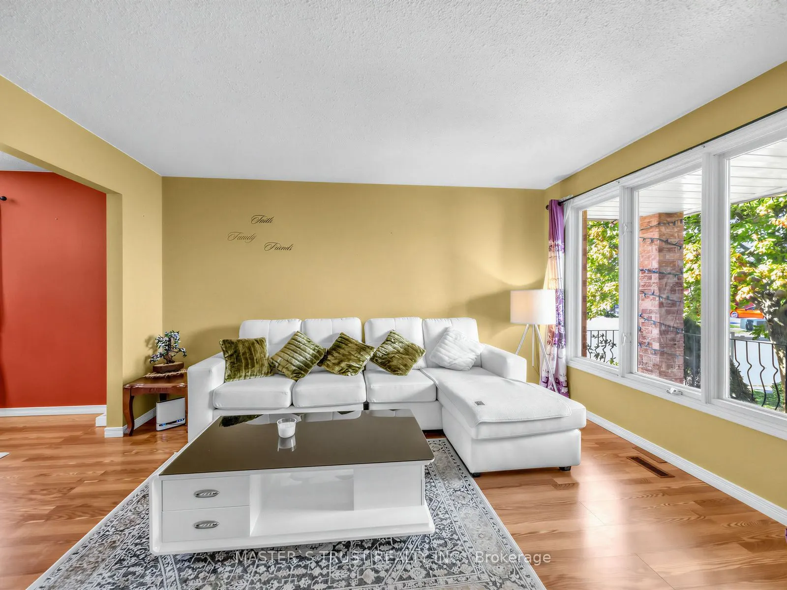 858 Wetherby Lane