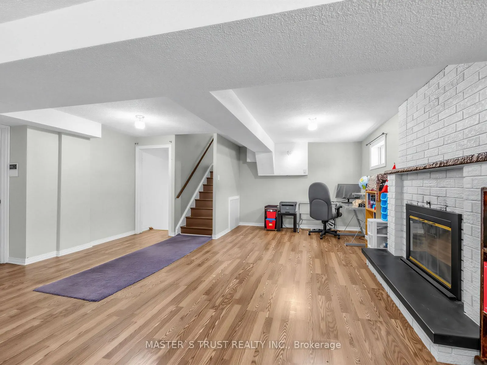 858 Wetherby Lane