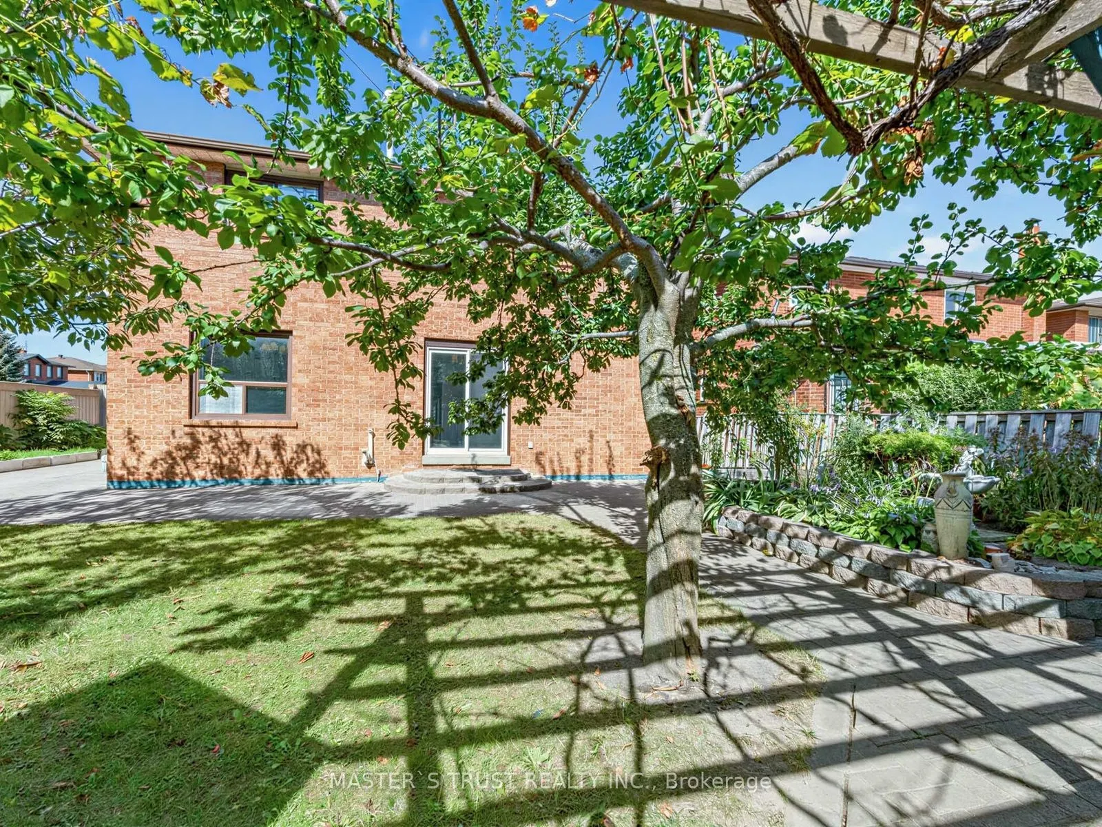 858 Wetherby Lane
