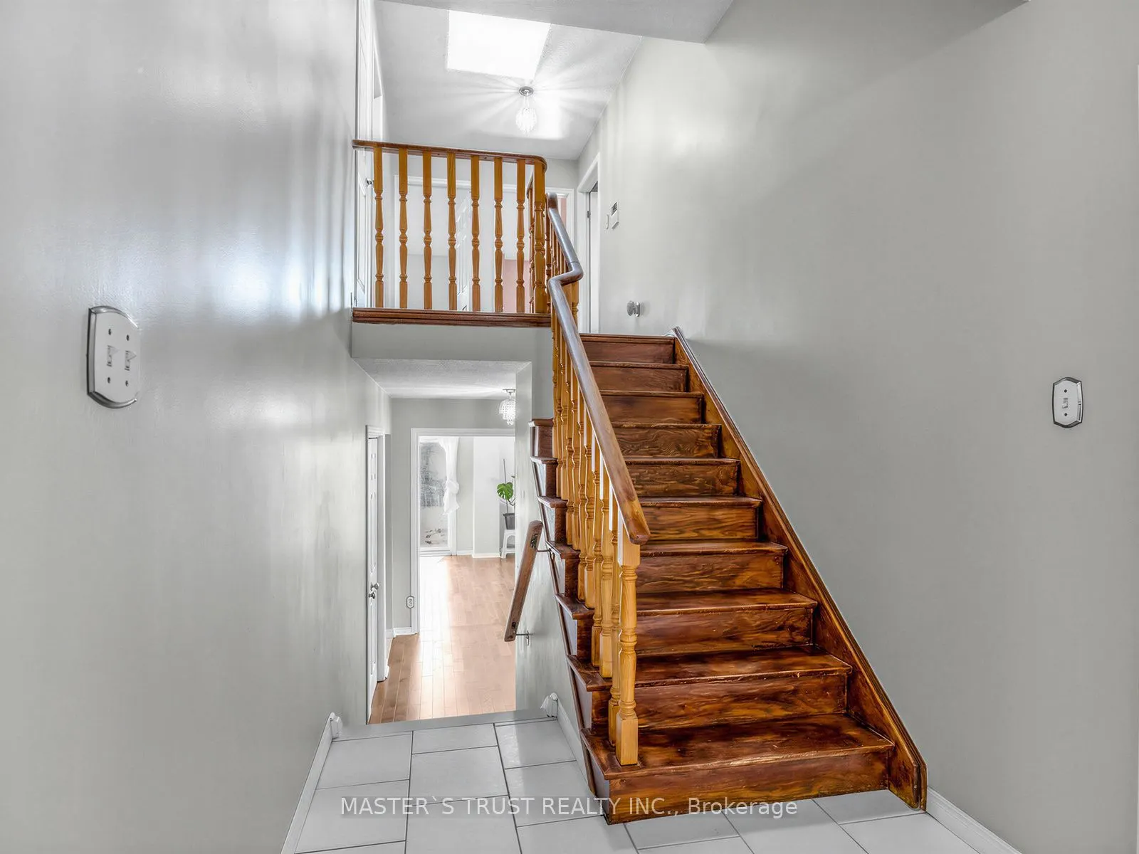 858 Wetherby Lane