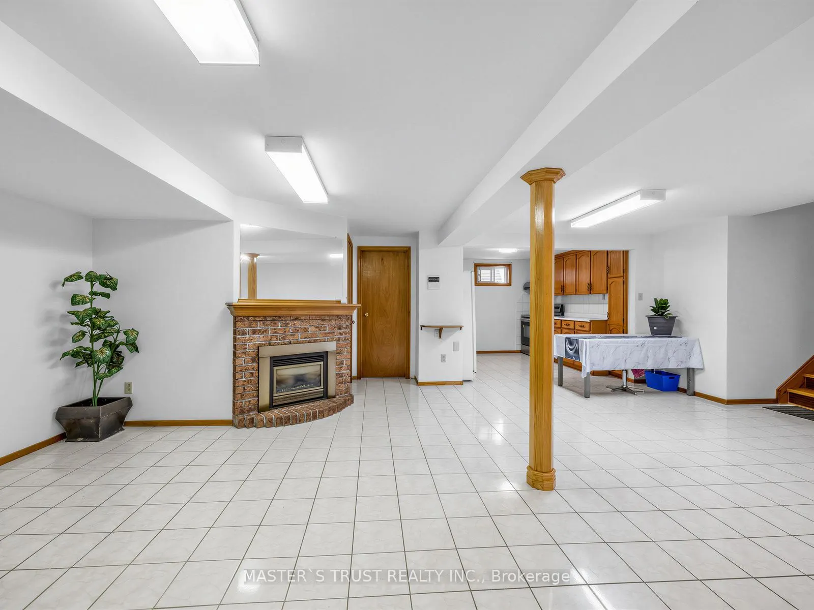 858 Wetherby Lane