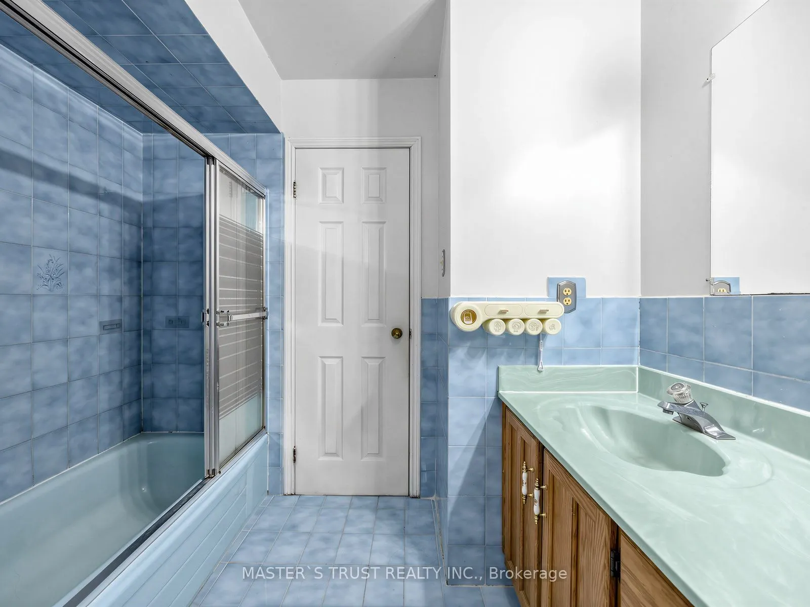 858 Wetherby Lane