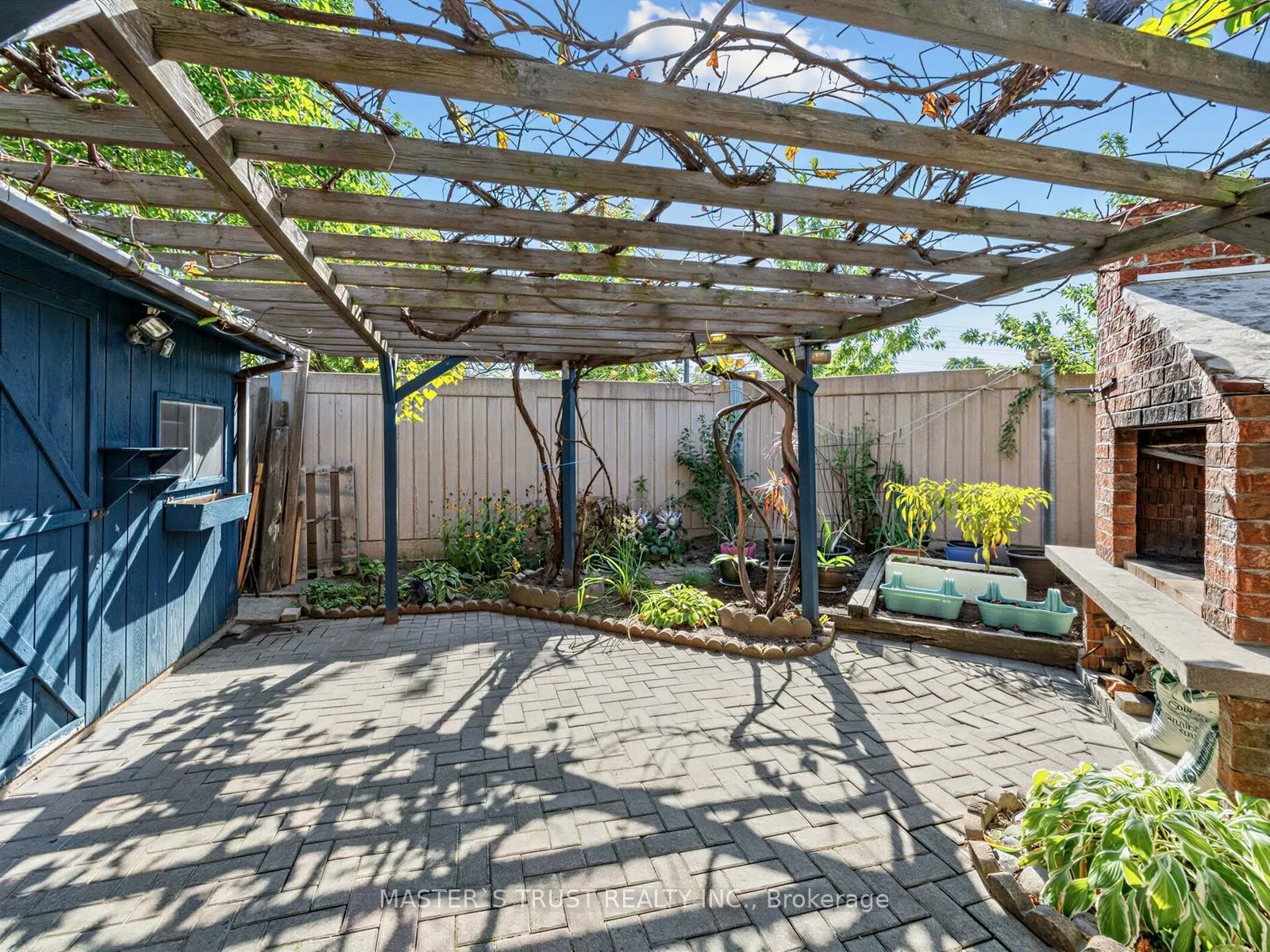 858 Wetherby Lane