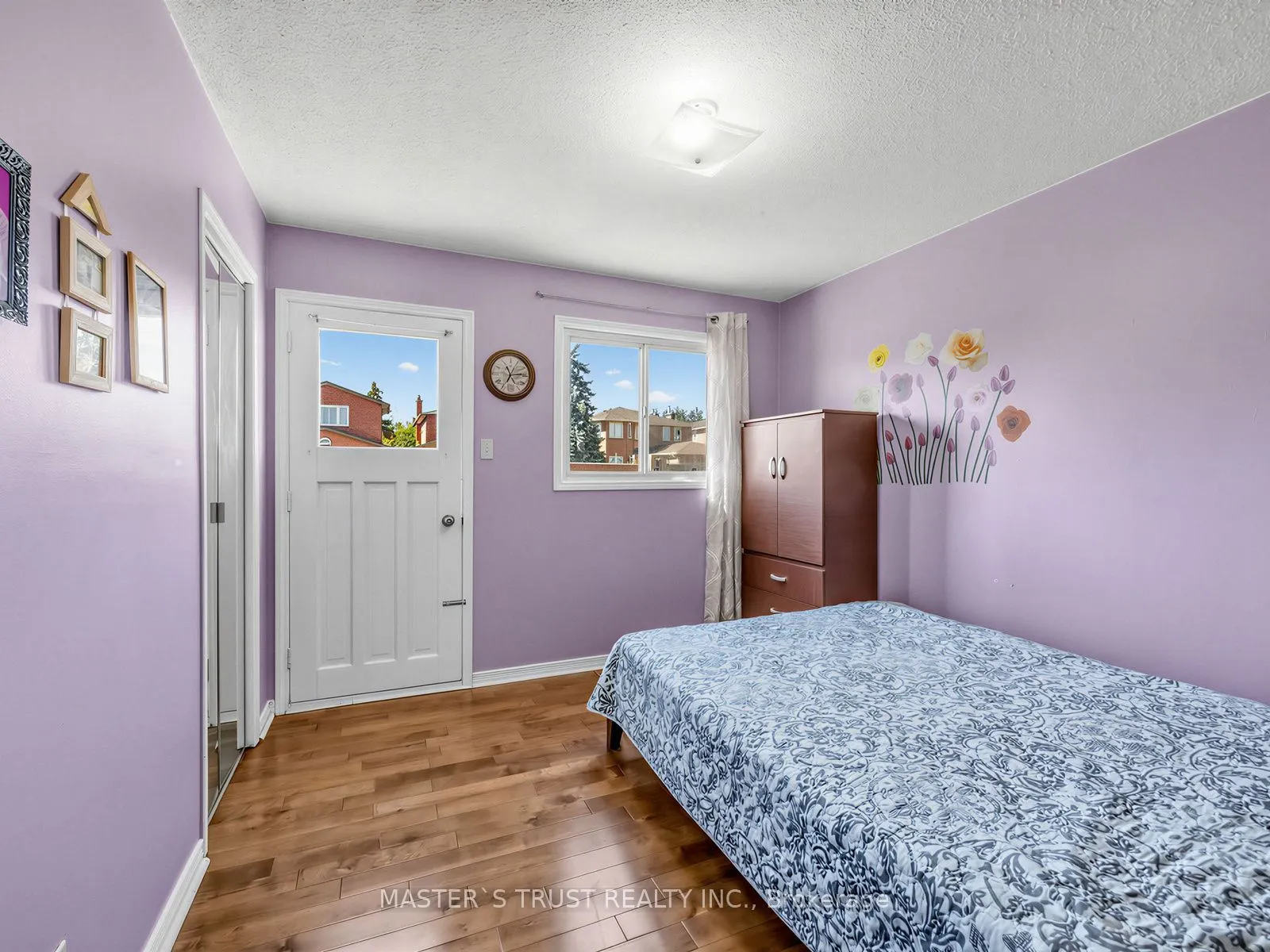 858 Wetherby Lane