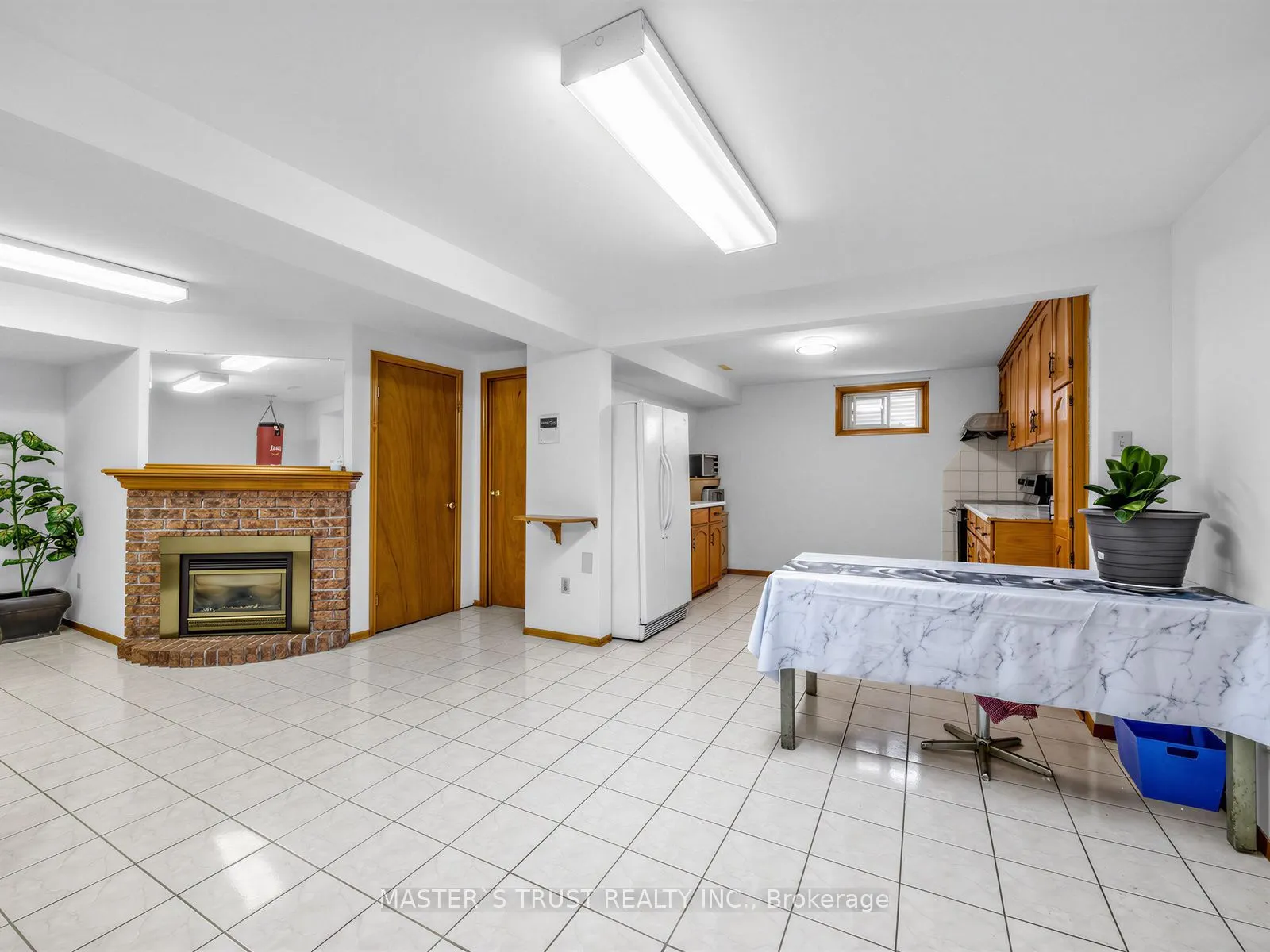 858 Wetherby Lane