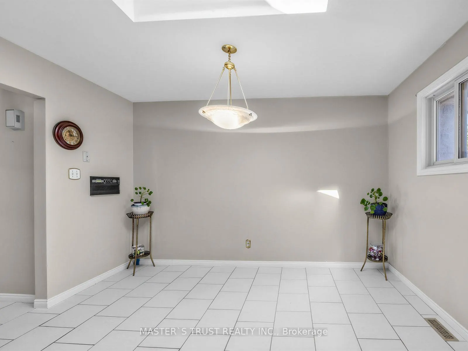 858 Wetherby Lane