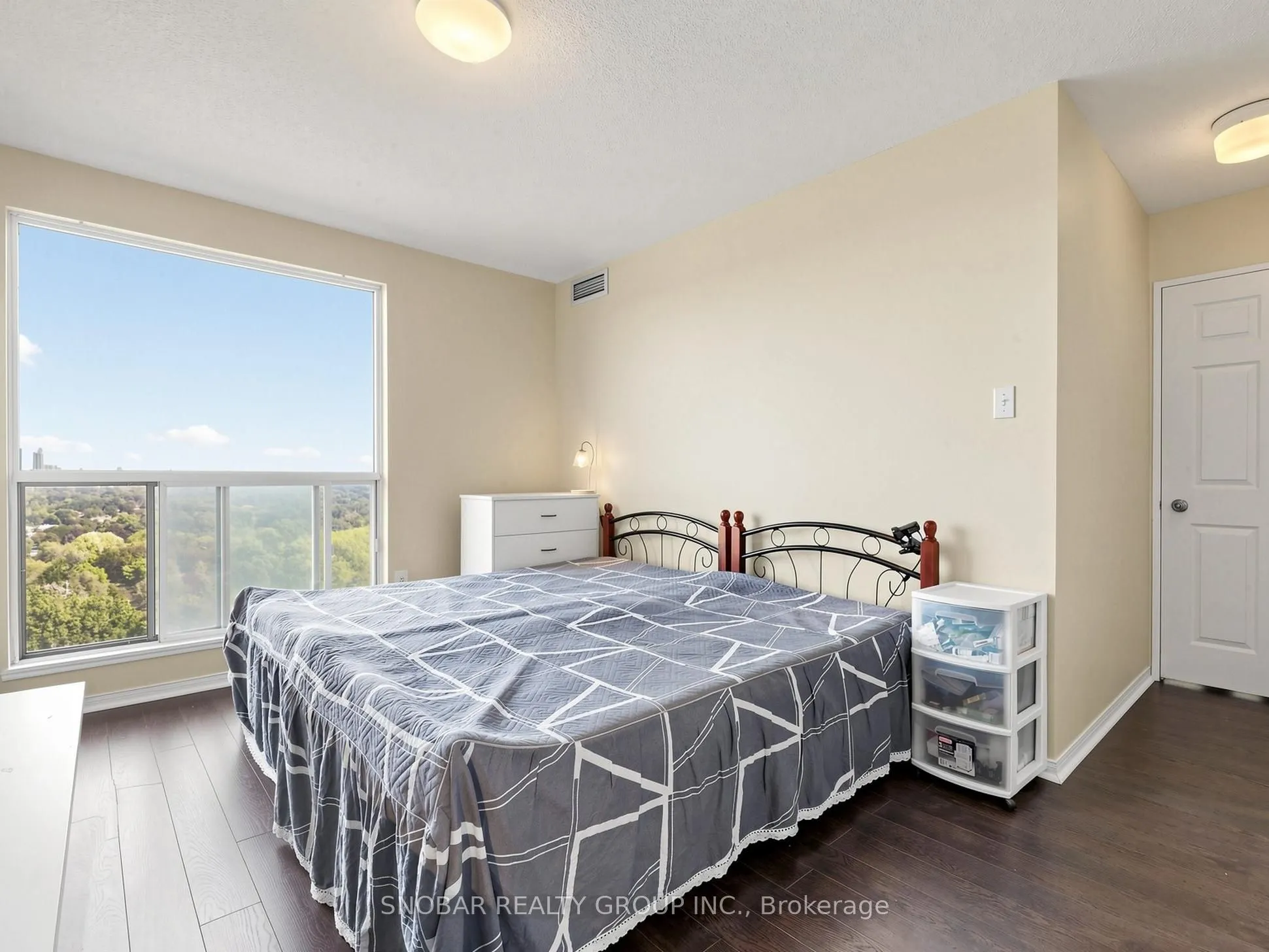 2155 Burnhamthorpe Road W #1511