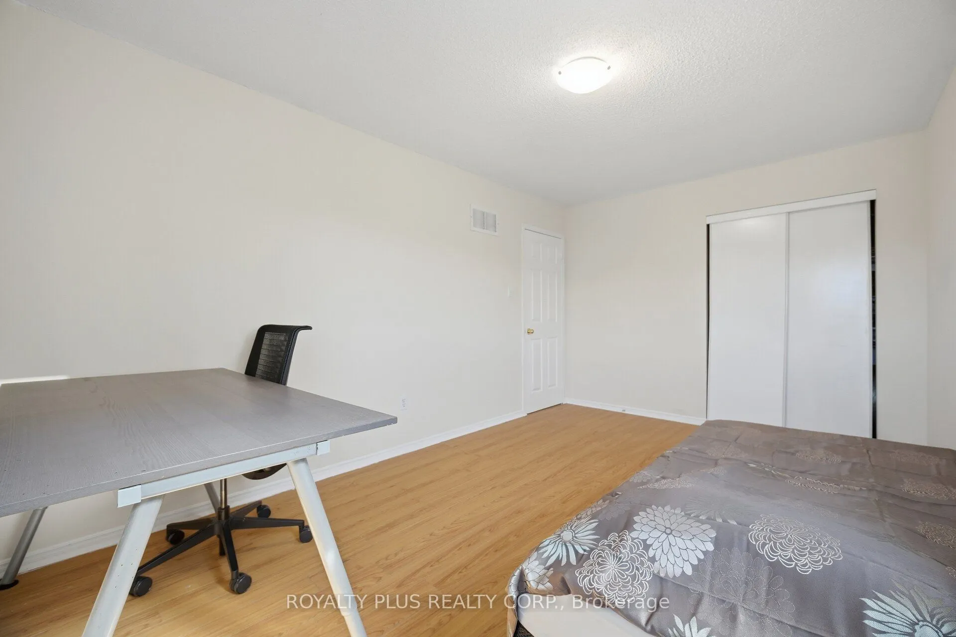 77 Arthurs Crescent