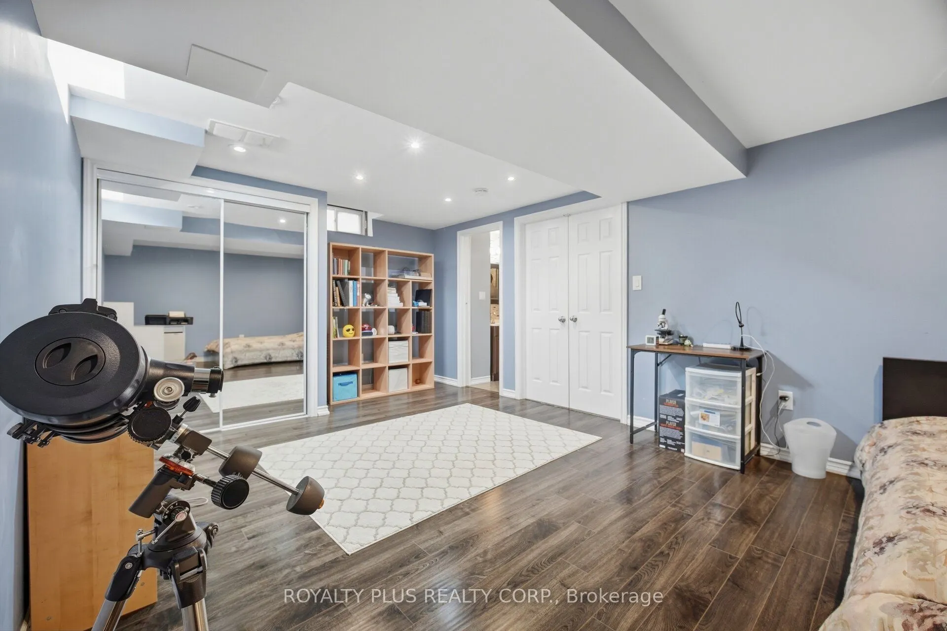 77 Arthurs Crescent
