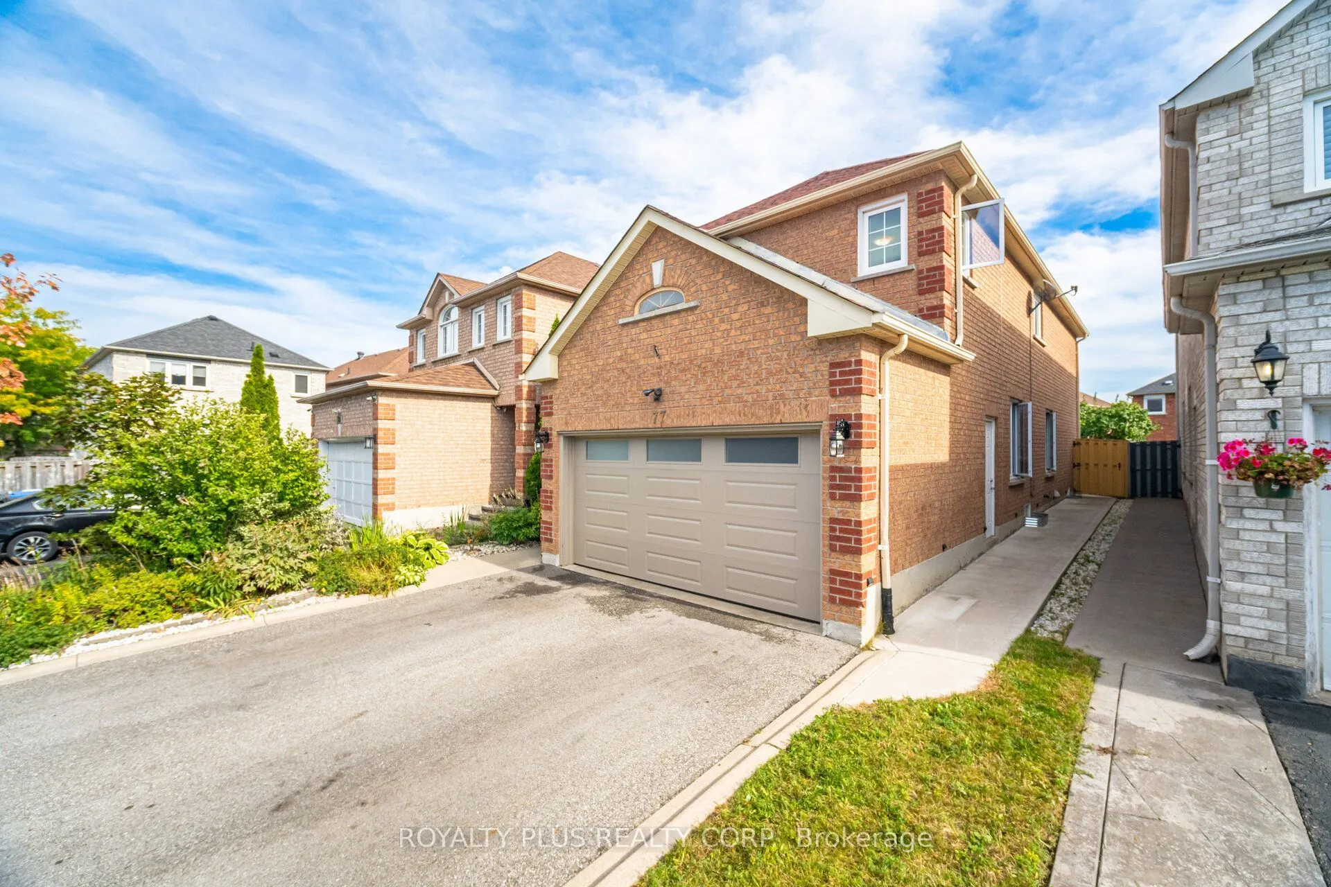 77 Arthurs Crescent