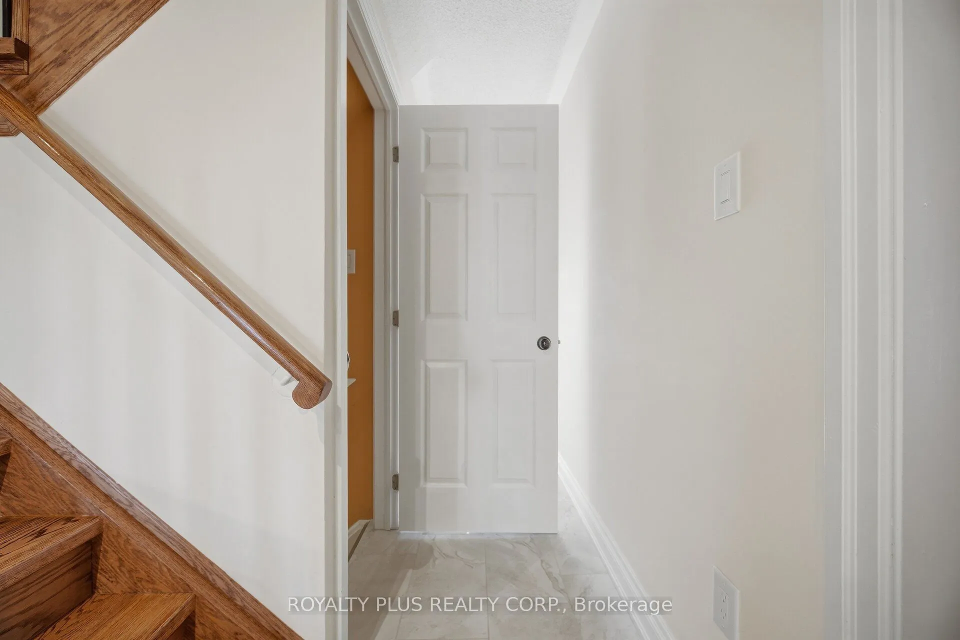 77 Arthurs Crescent