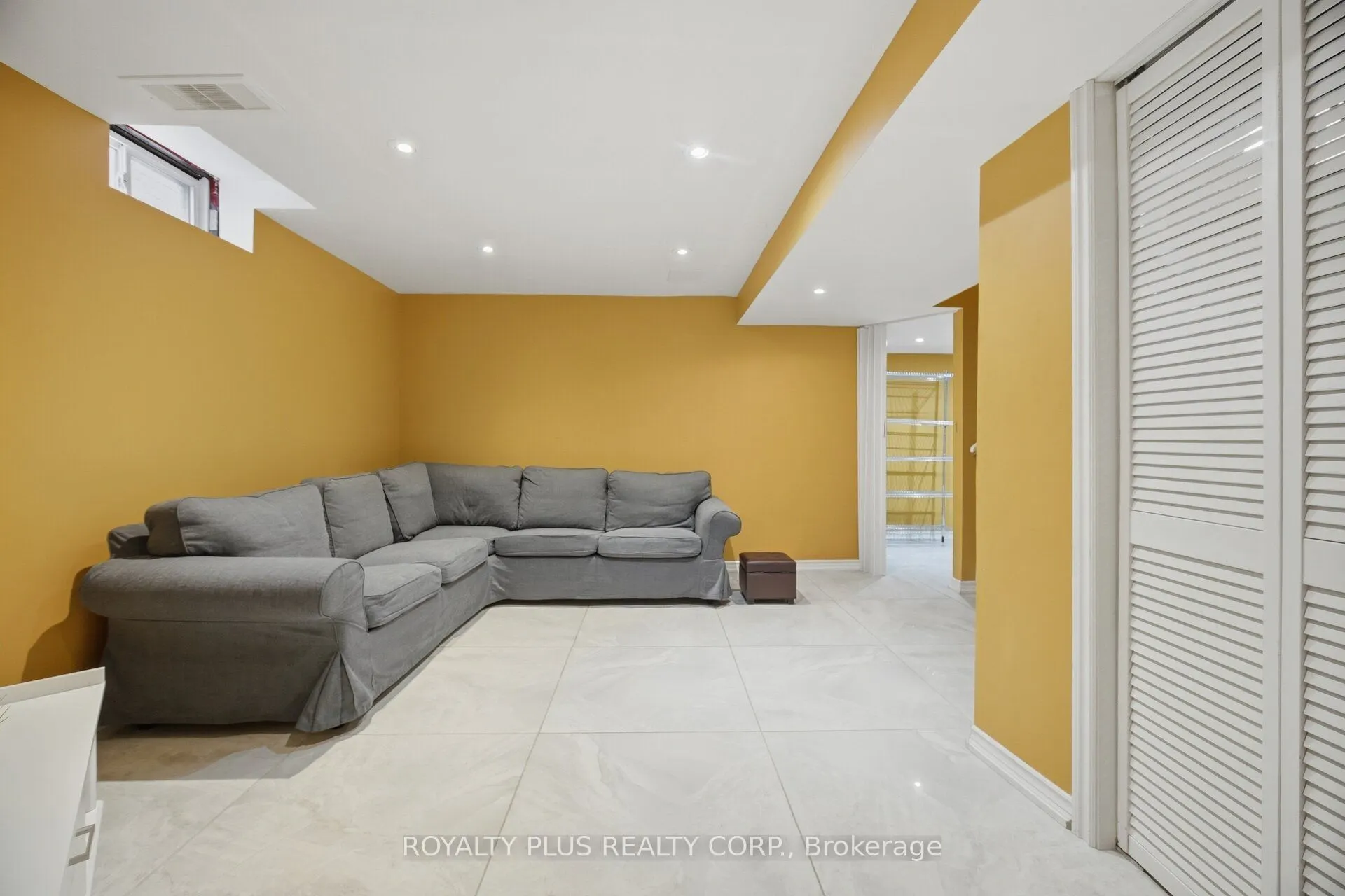 77 Arthurs Crescent