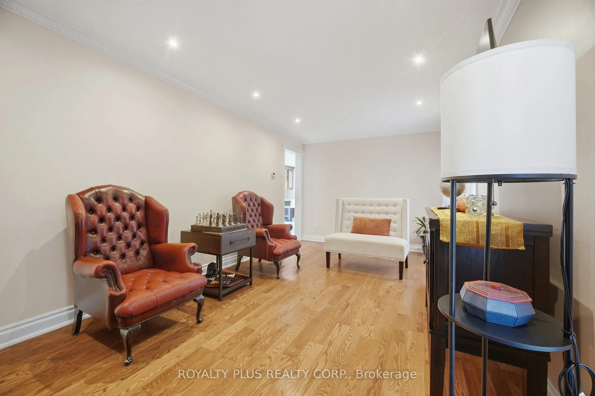 77 Arthurs Crescent