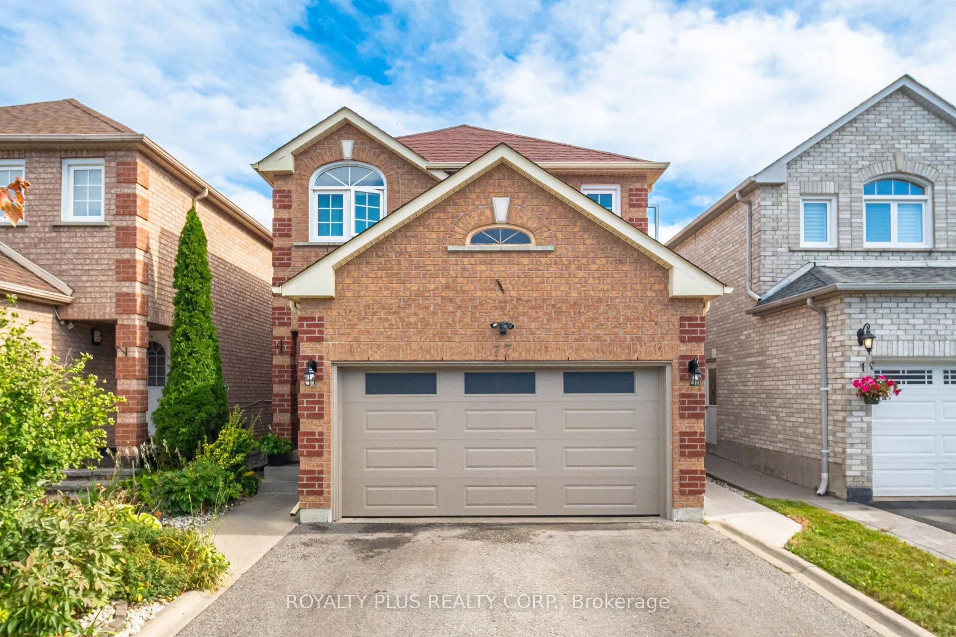 77 Arthurs Crescent
