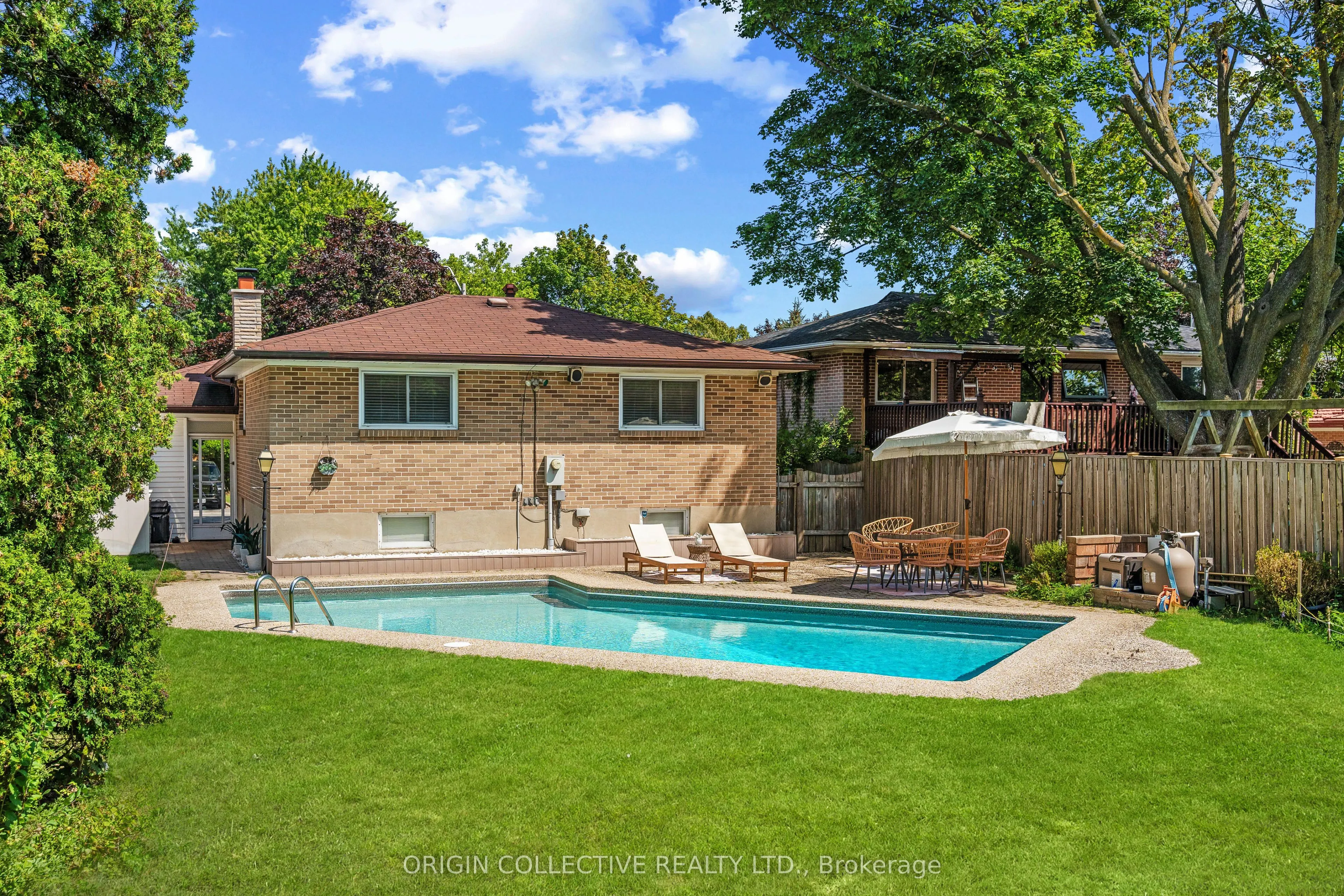 983 Parthia Crescent