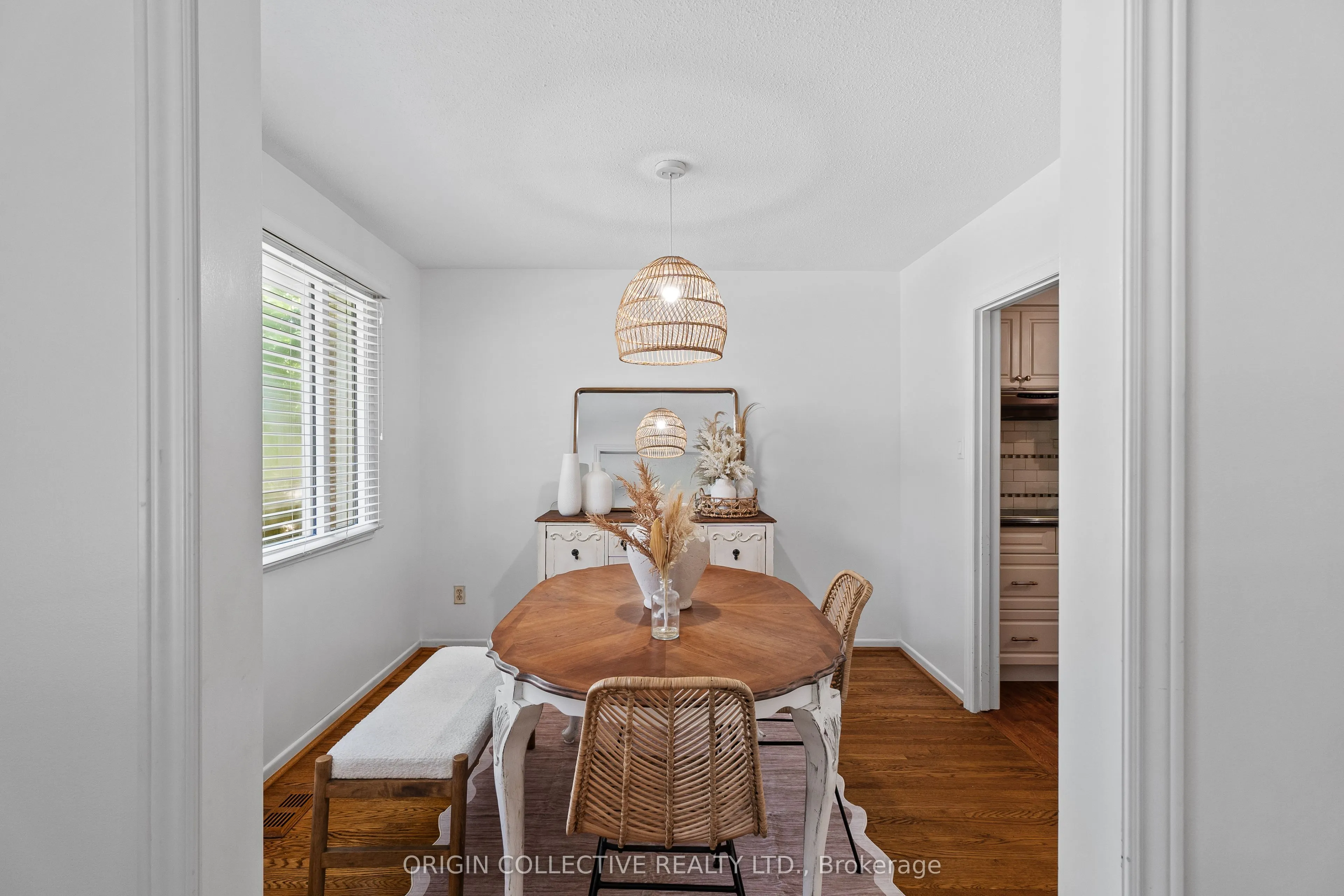 983 Parthia Crescent