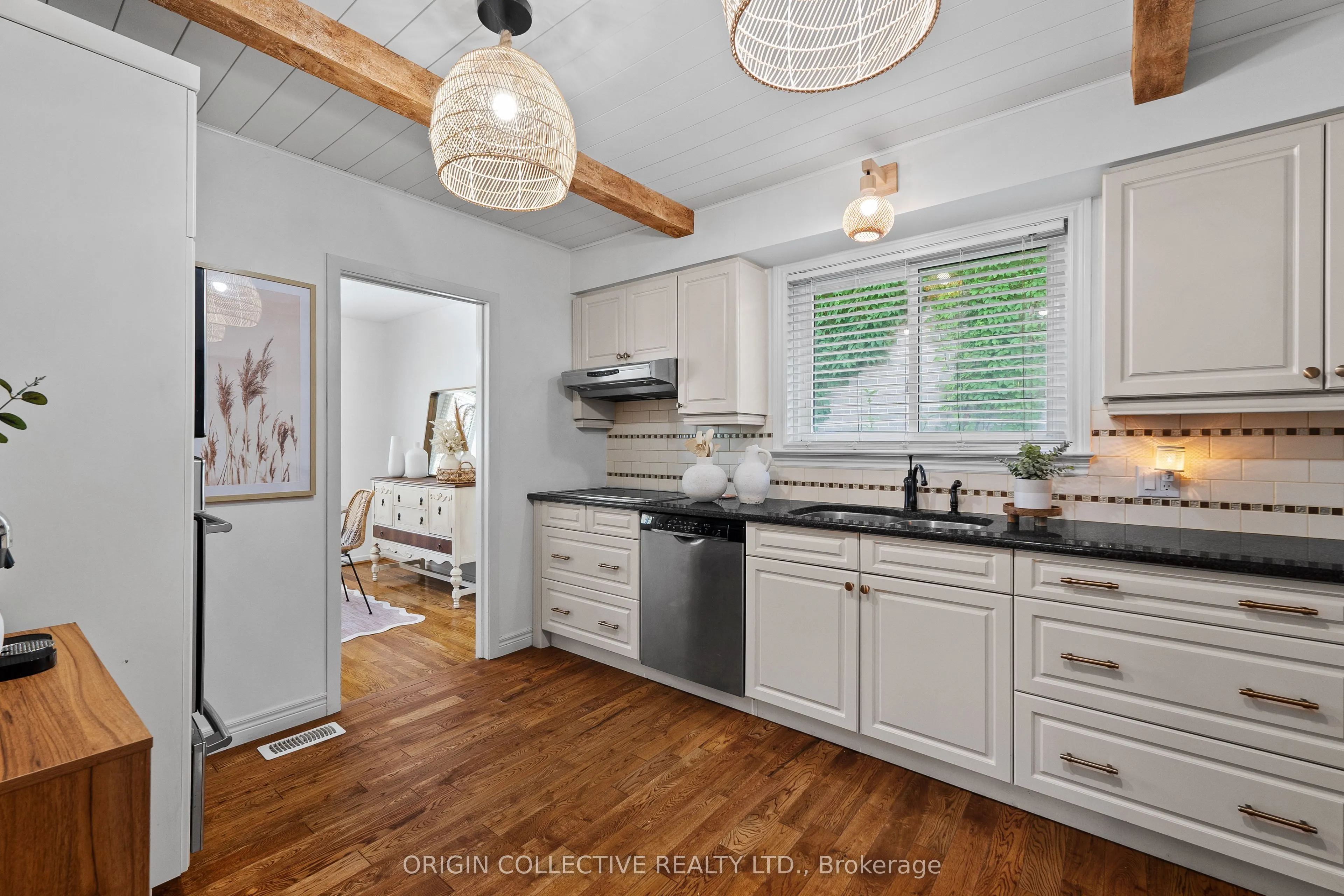 983 Parthia Crescent