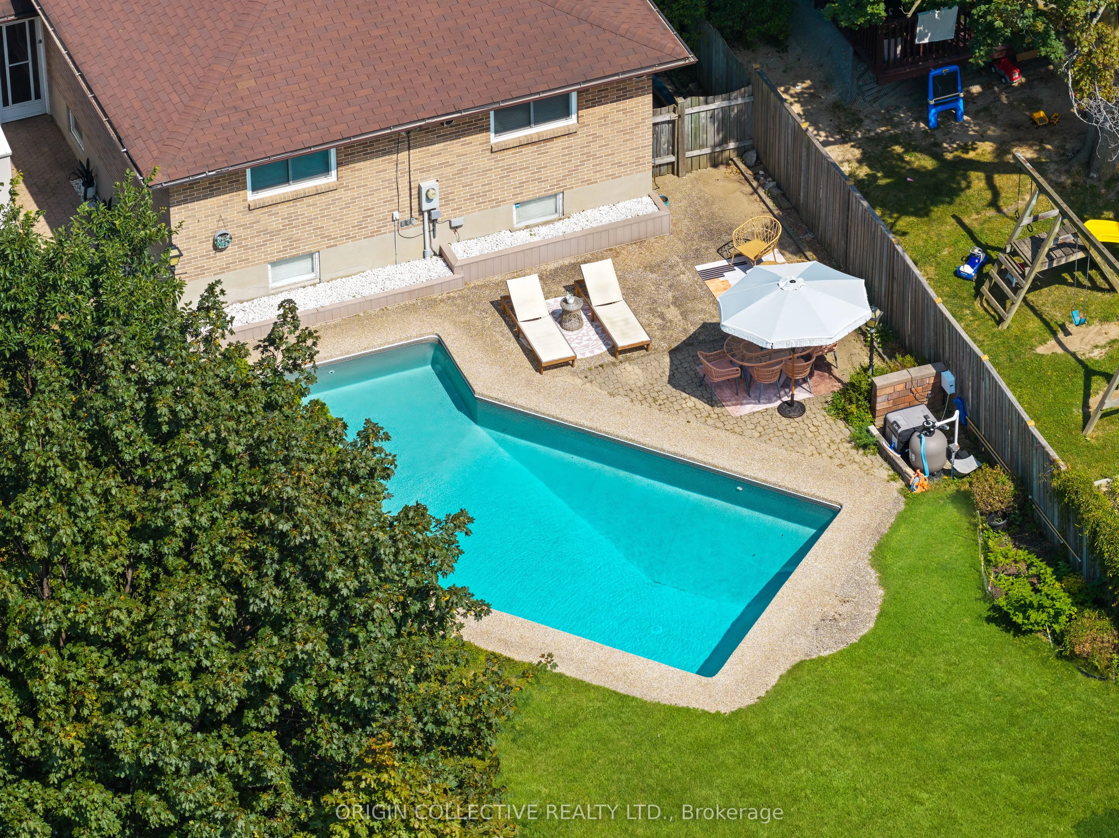 983 Parthia Crescent