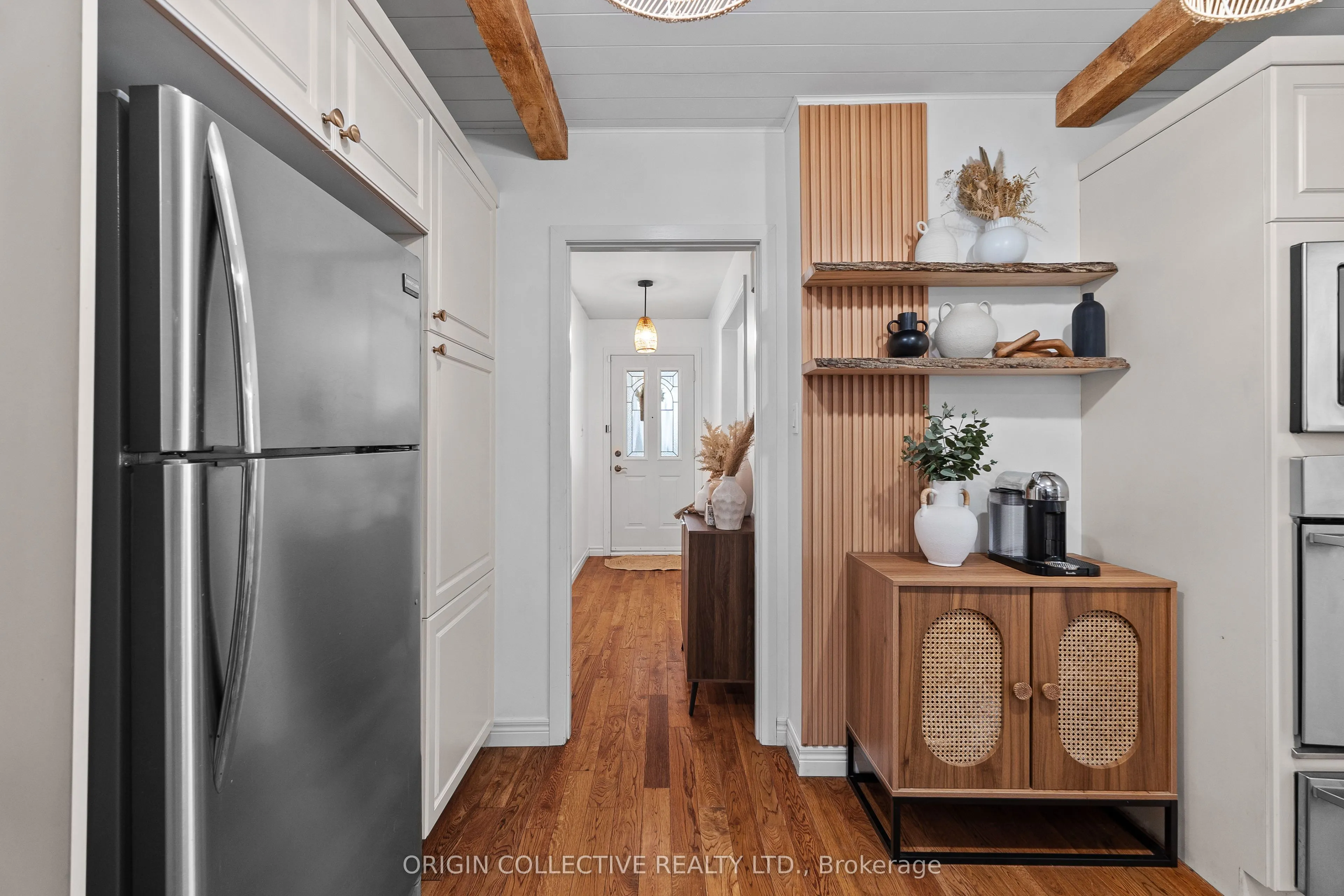 983 Parthia Crescent